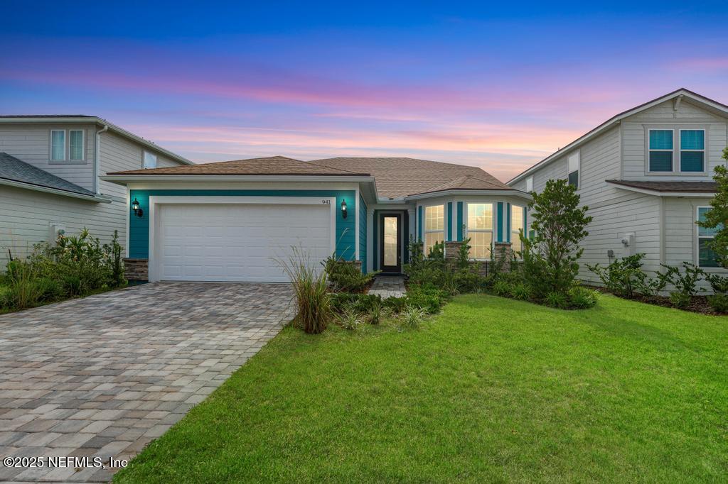 941 ROOSTER HOLLOW Way