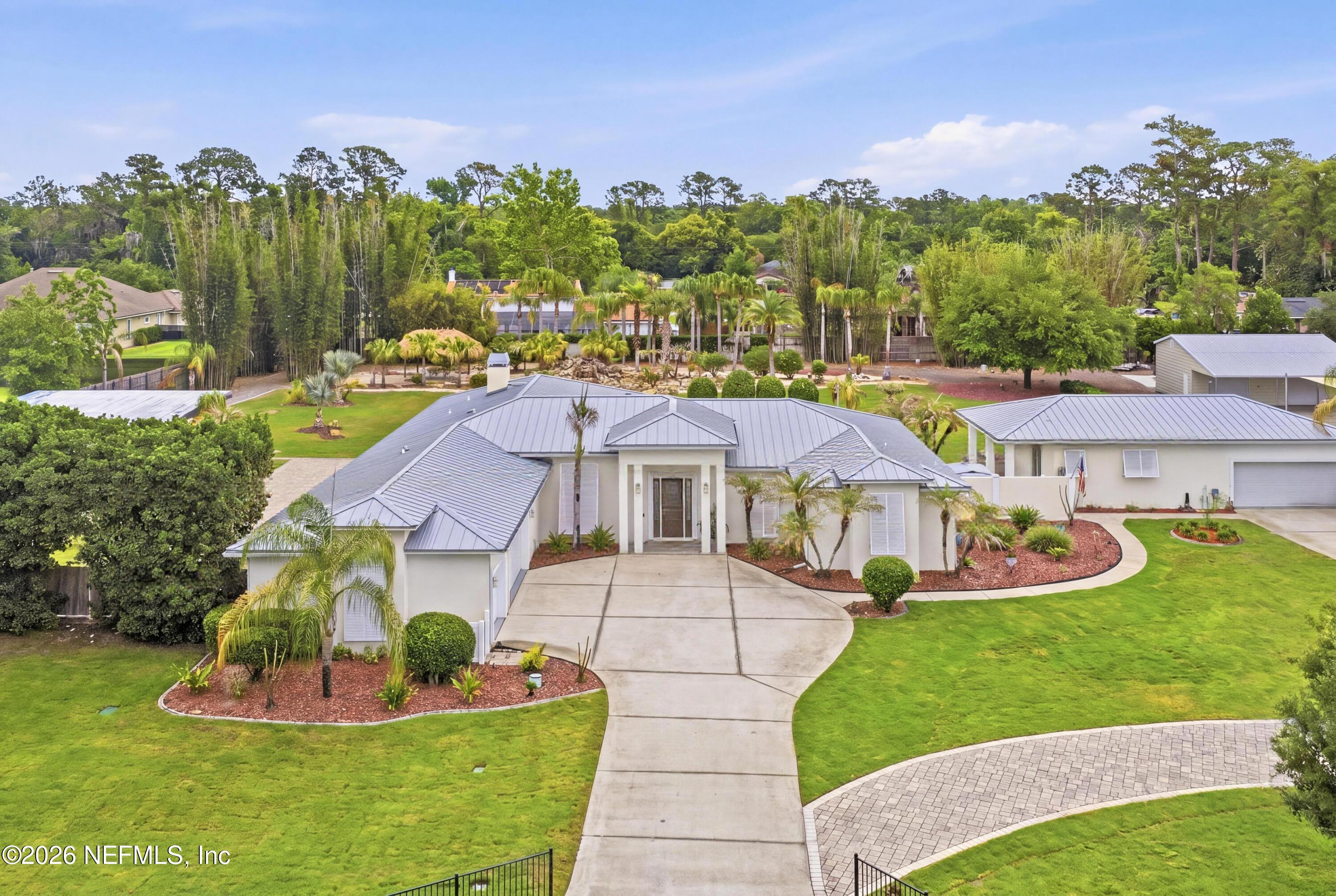 11685 WOODSIDE Lane