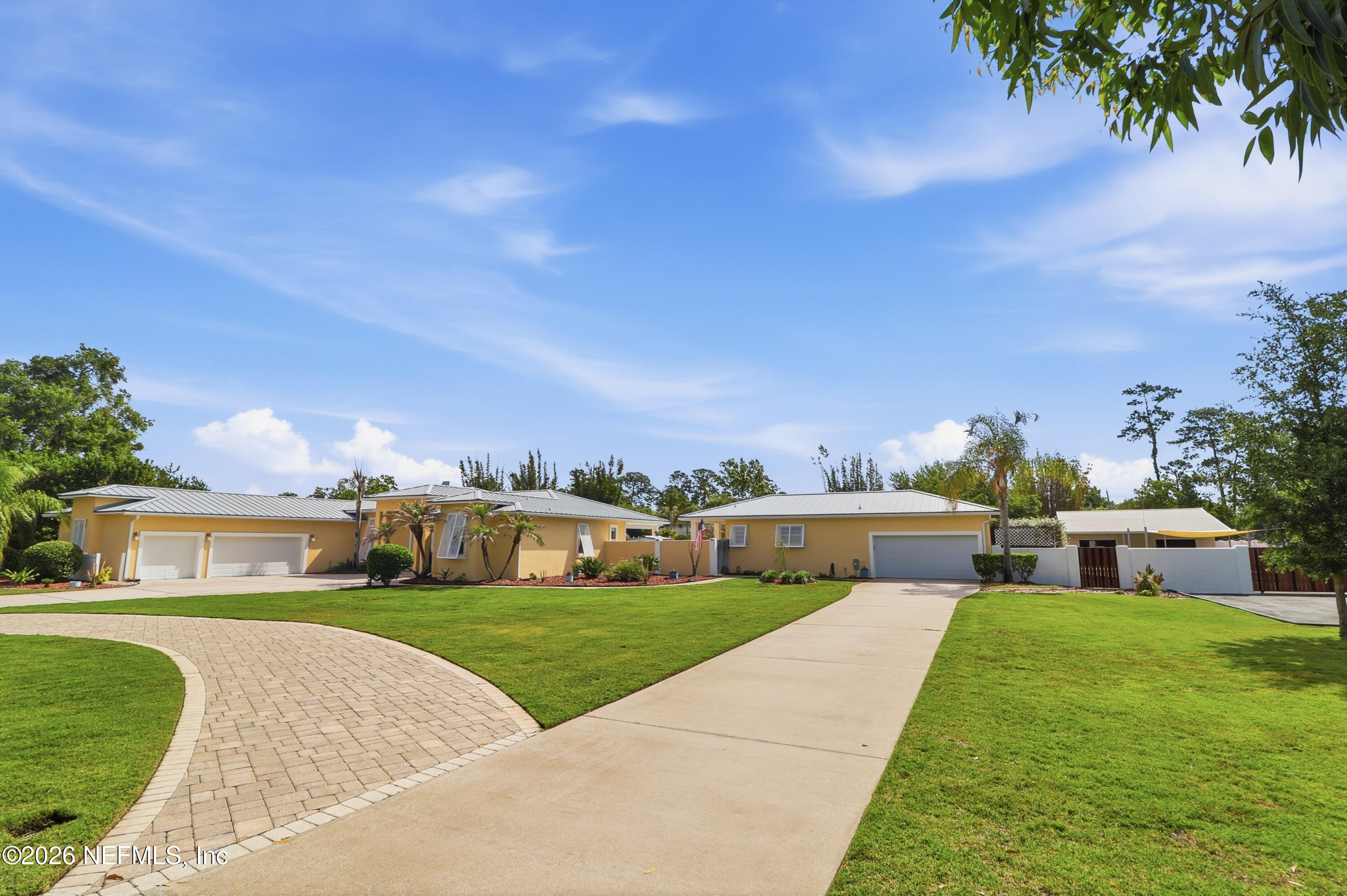 11685 WOODSIDE Lane