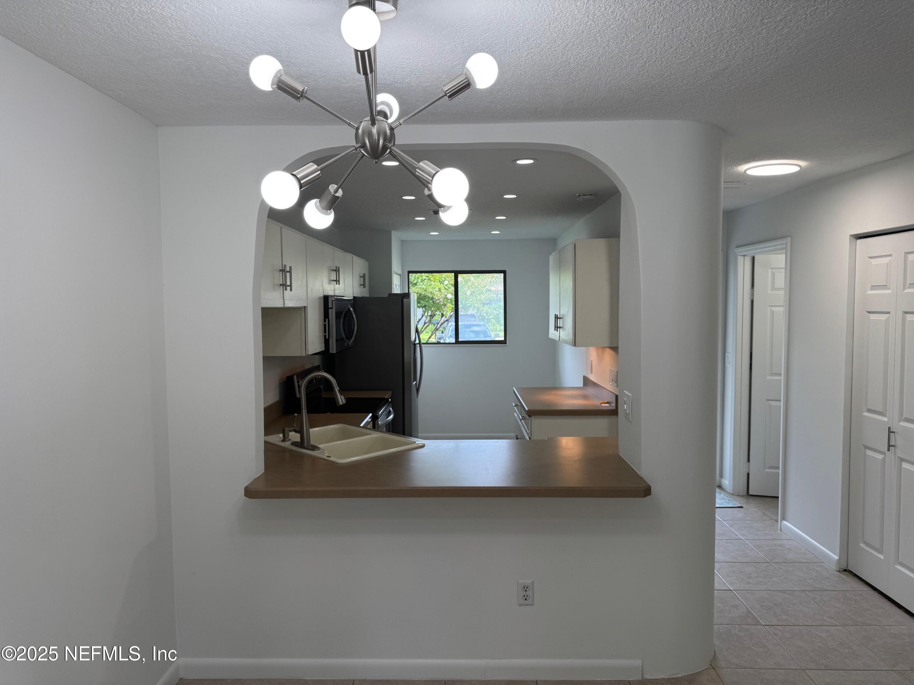 1014 SEA HAWK Drive E