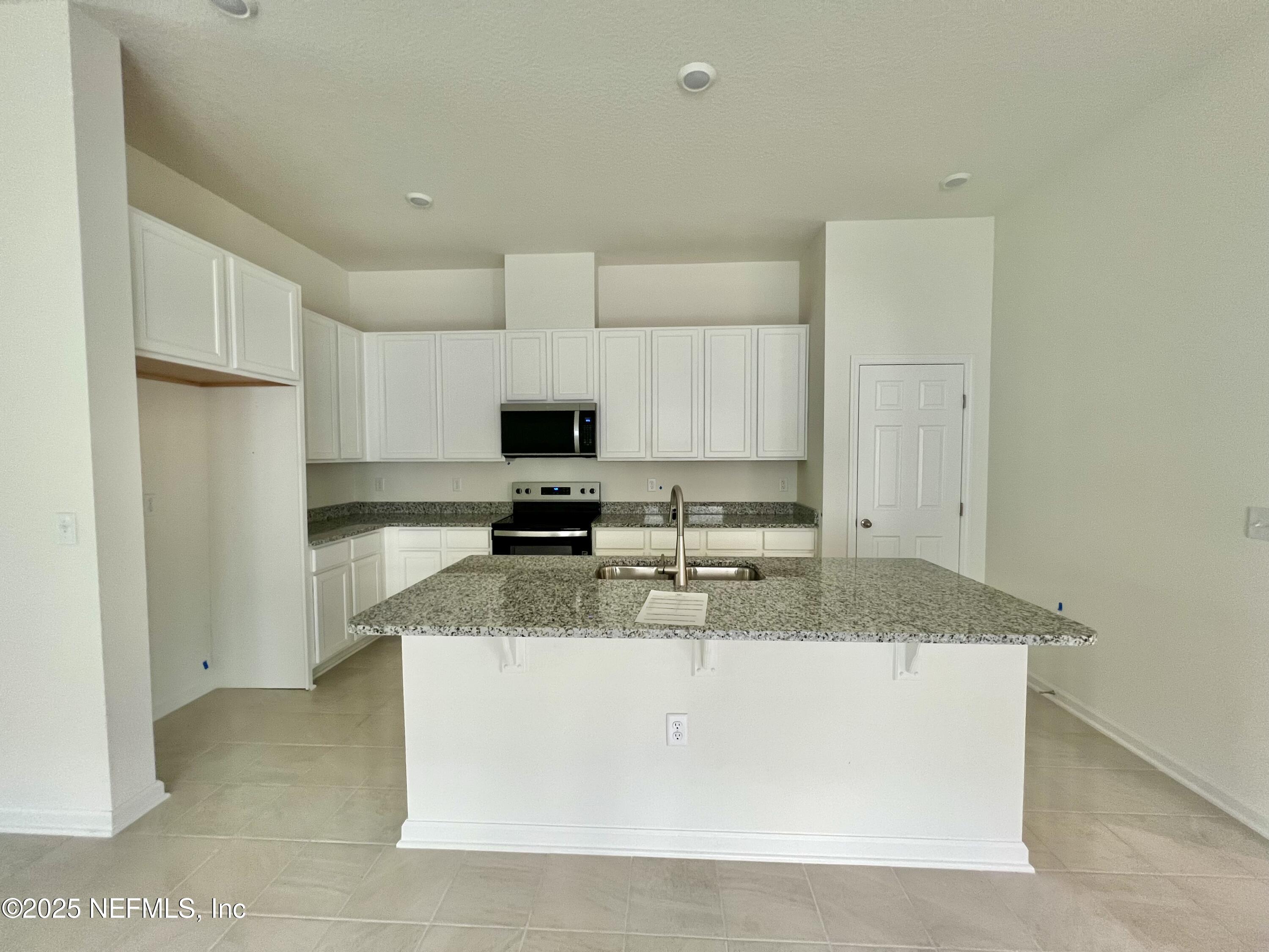 712 PANTHER LAKE Parkway