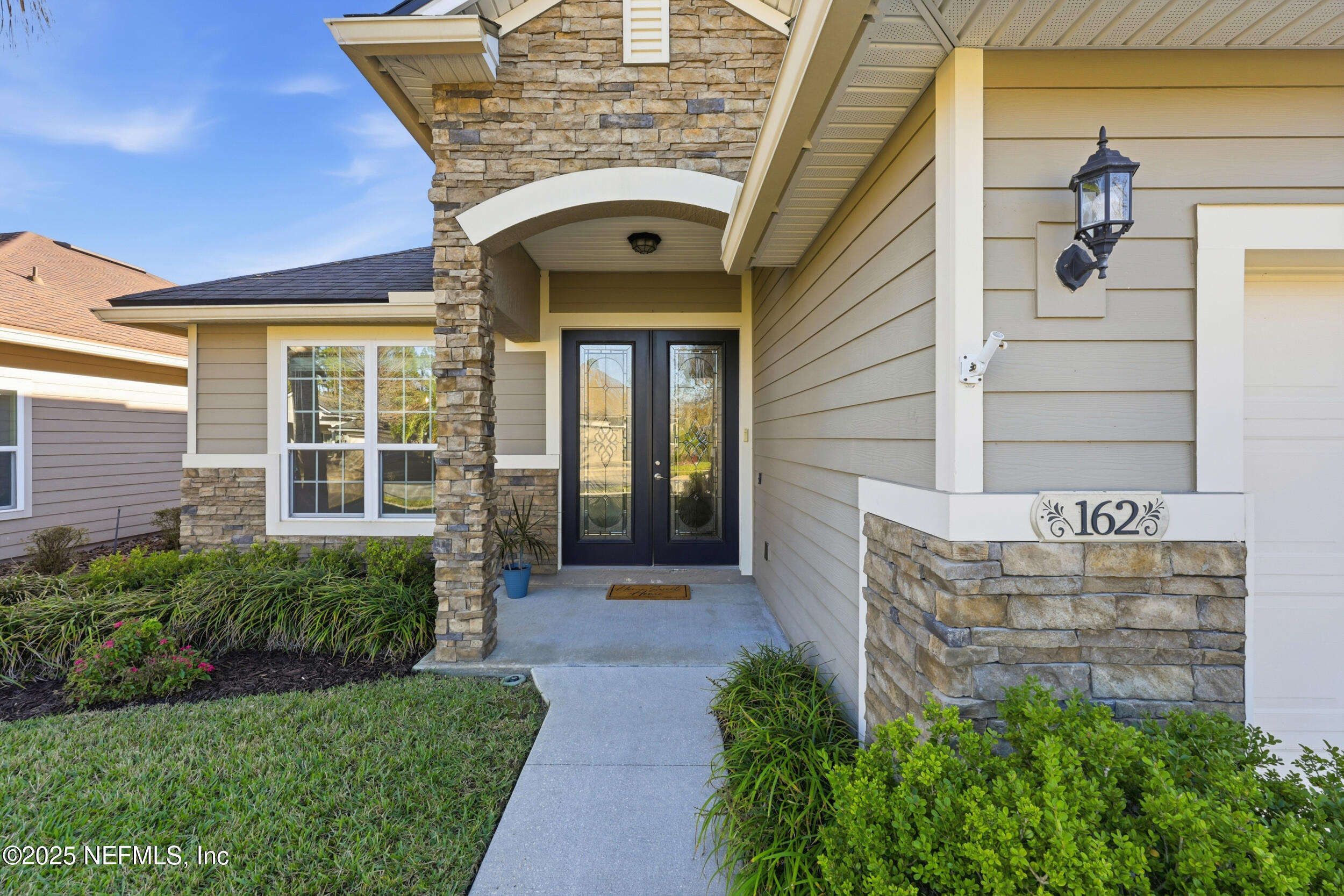 162 QUEENSLAND Circle