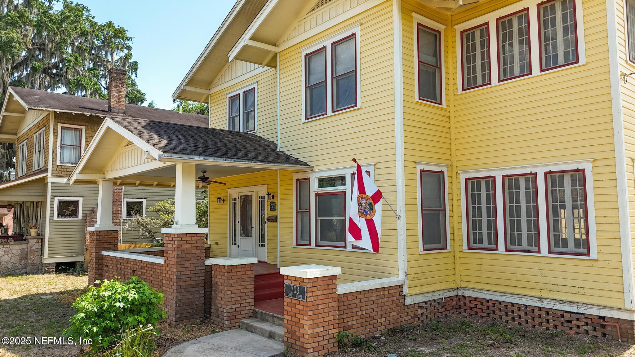 703 EMMETT Street
