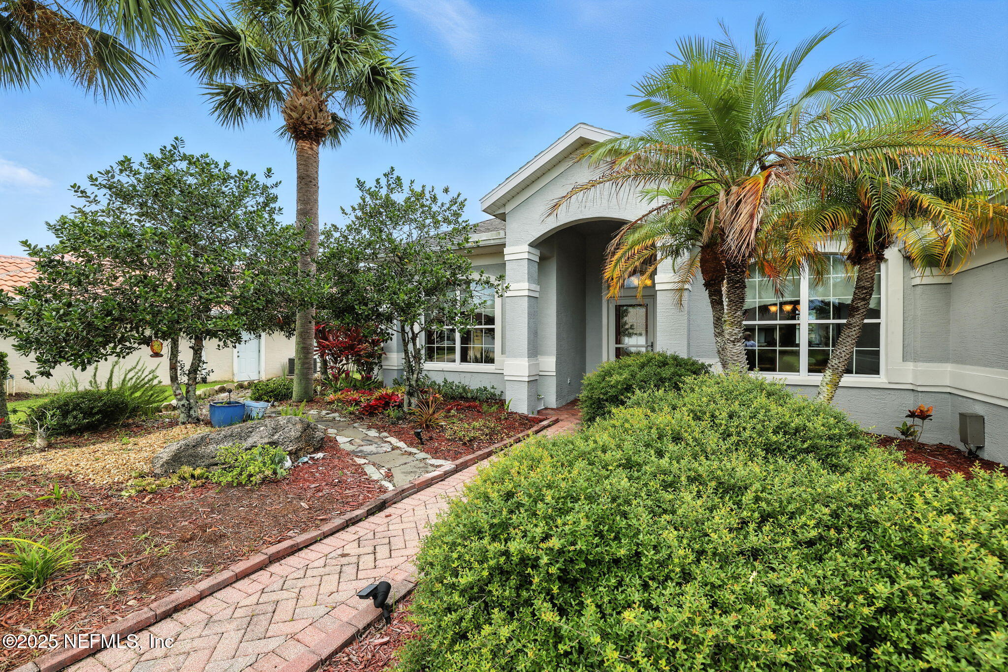 8 COLLINSON Court
