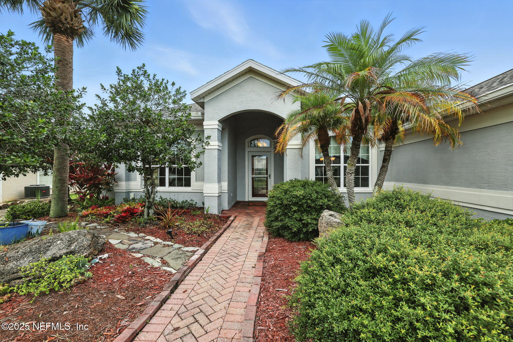 8 COLLINSON Court