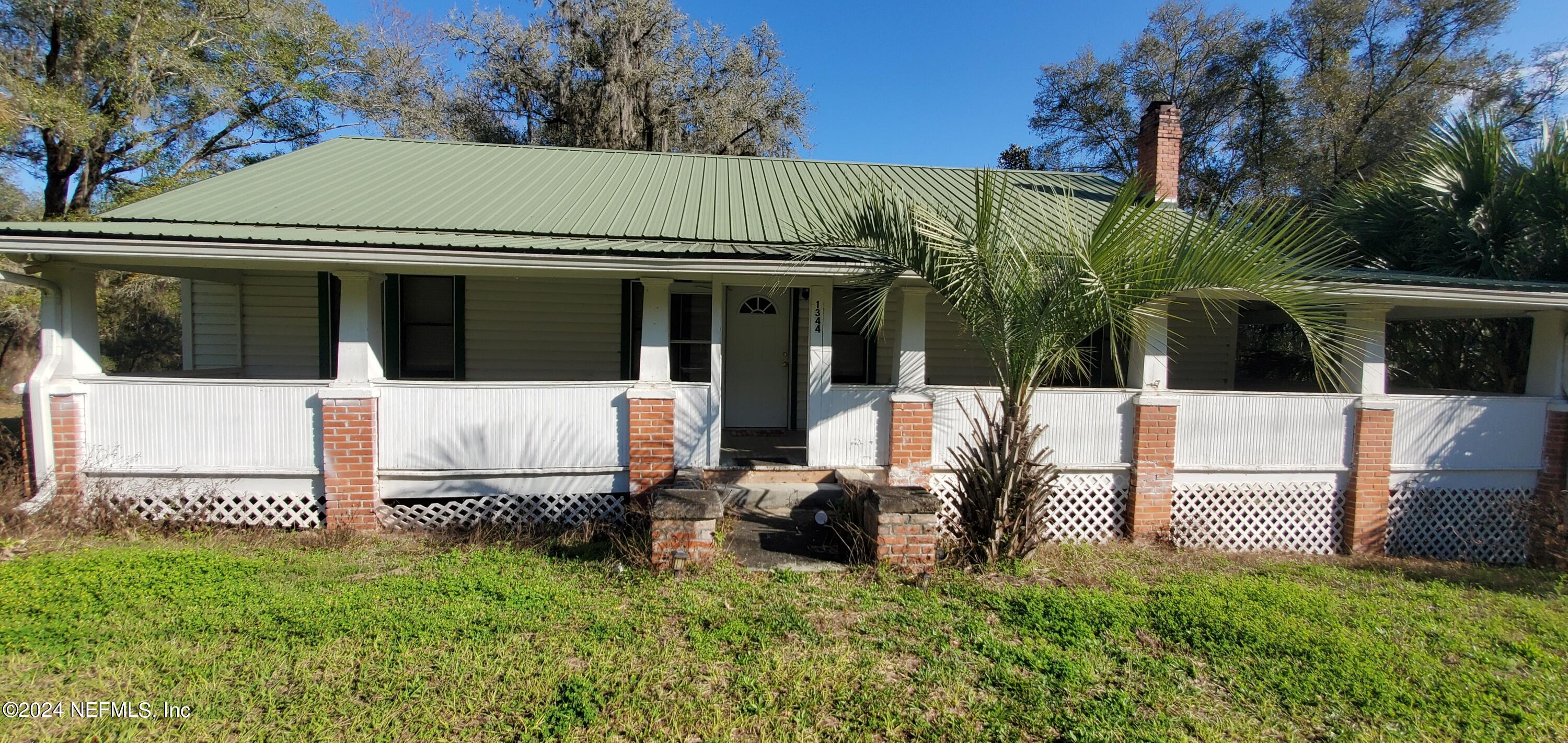 Melrose, FL home for sale located at 1344 State Road 100, Melrose, FL 32666