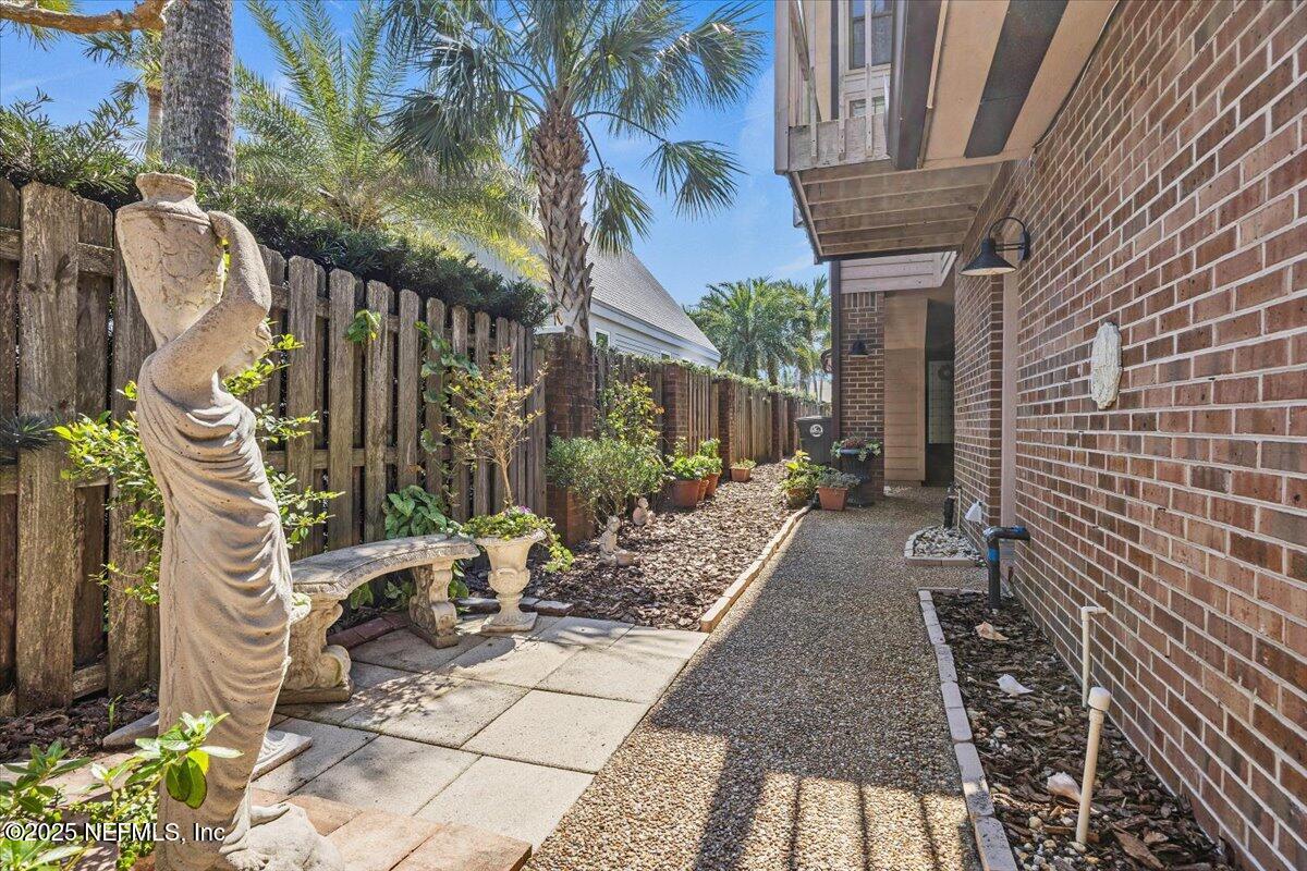 314 8TH Street A