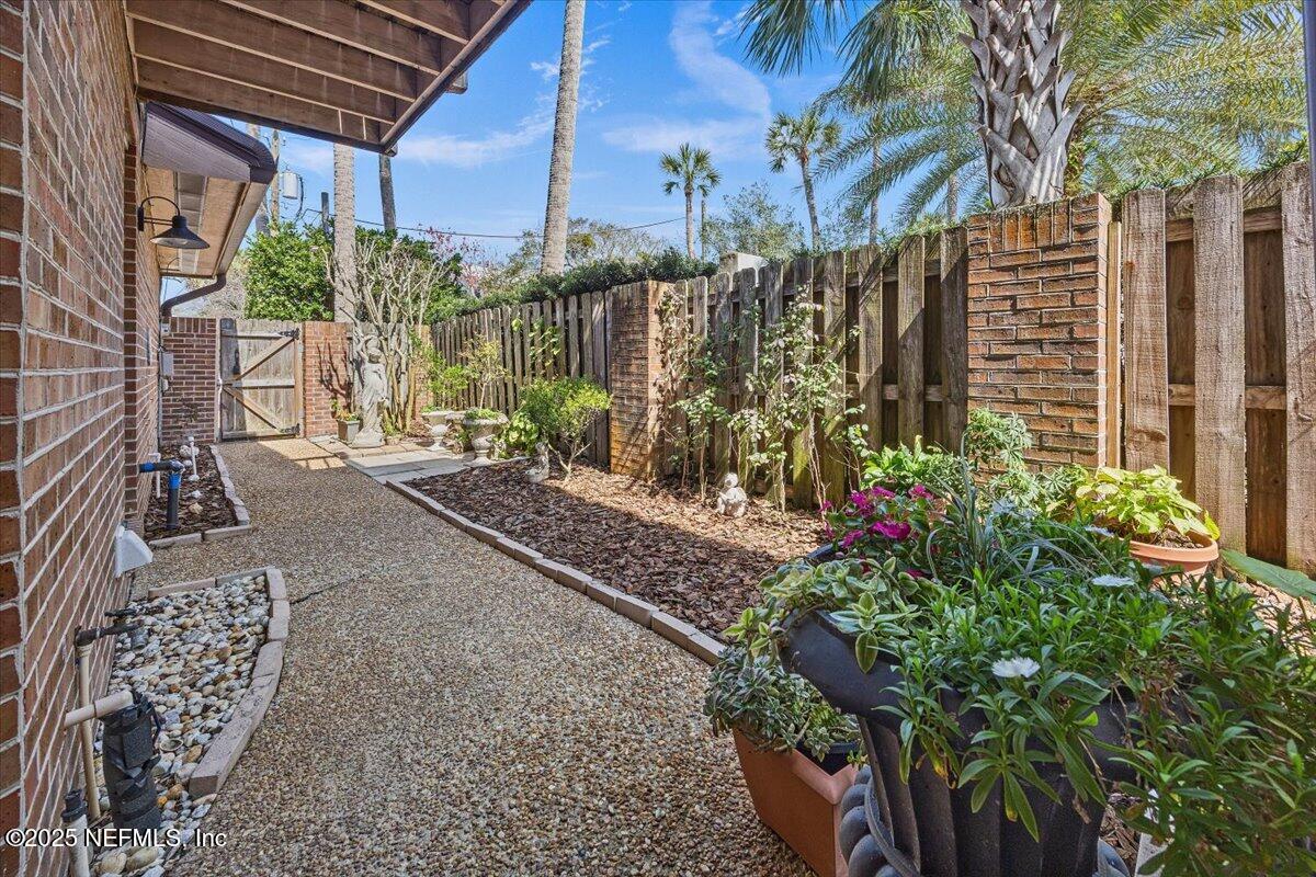 314 8TH Street A