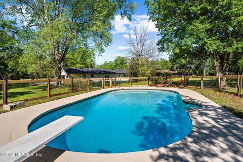 A home in Middleburg