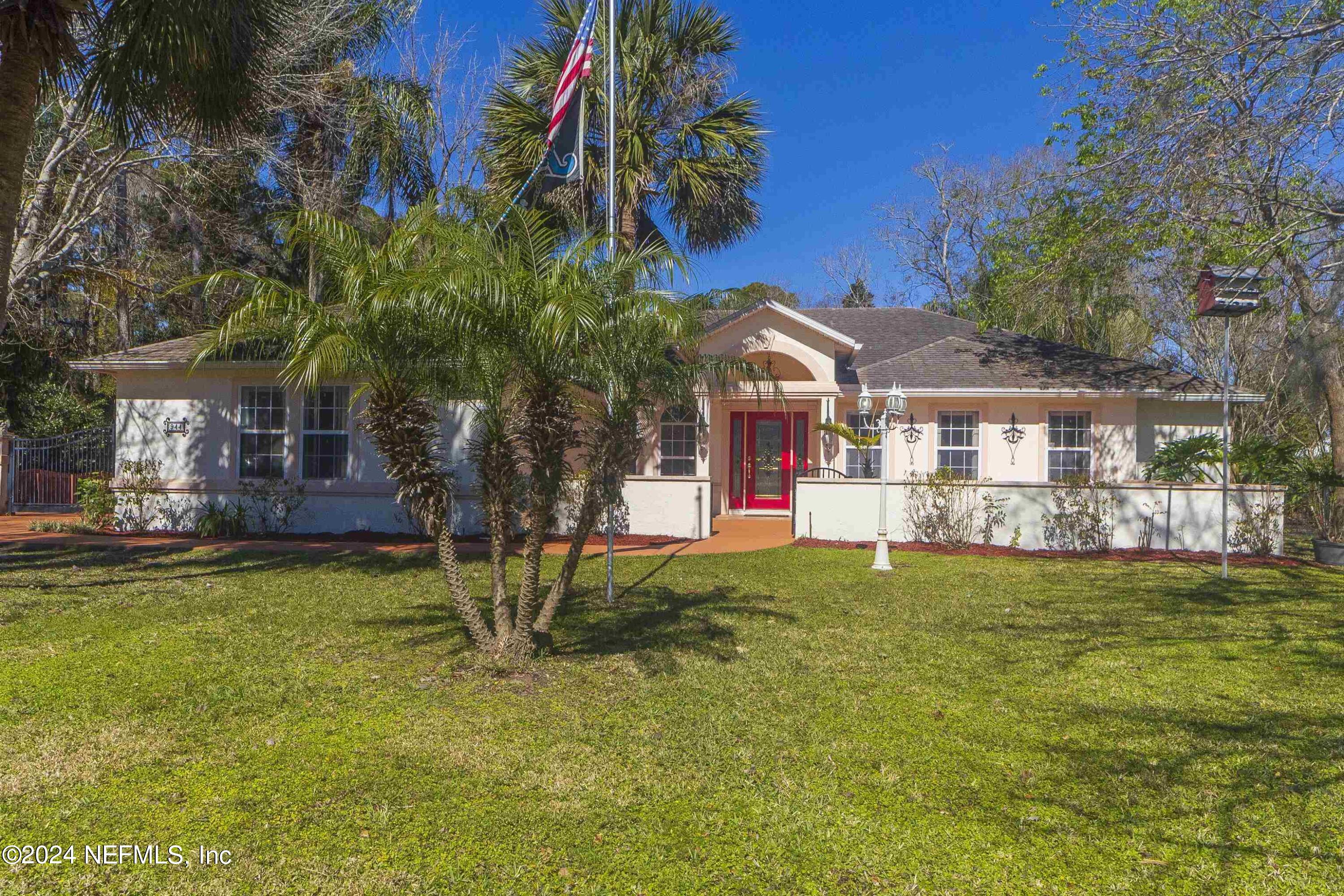 St Augustine, FL home for sale located at 944 Deer Chase Drive, St Augustine, FL 32086