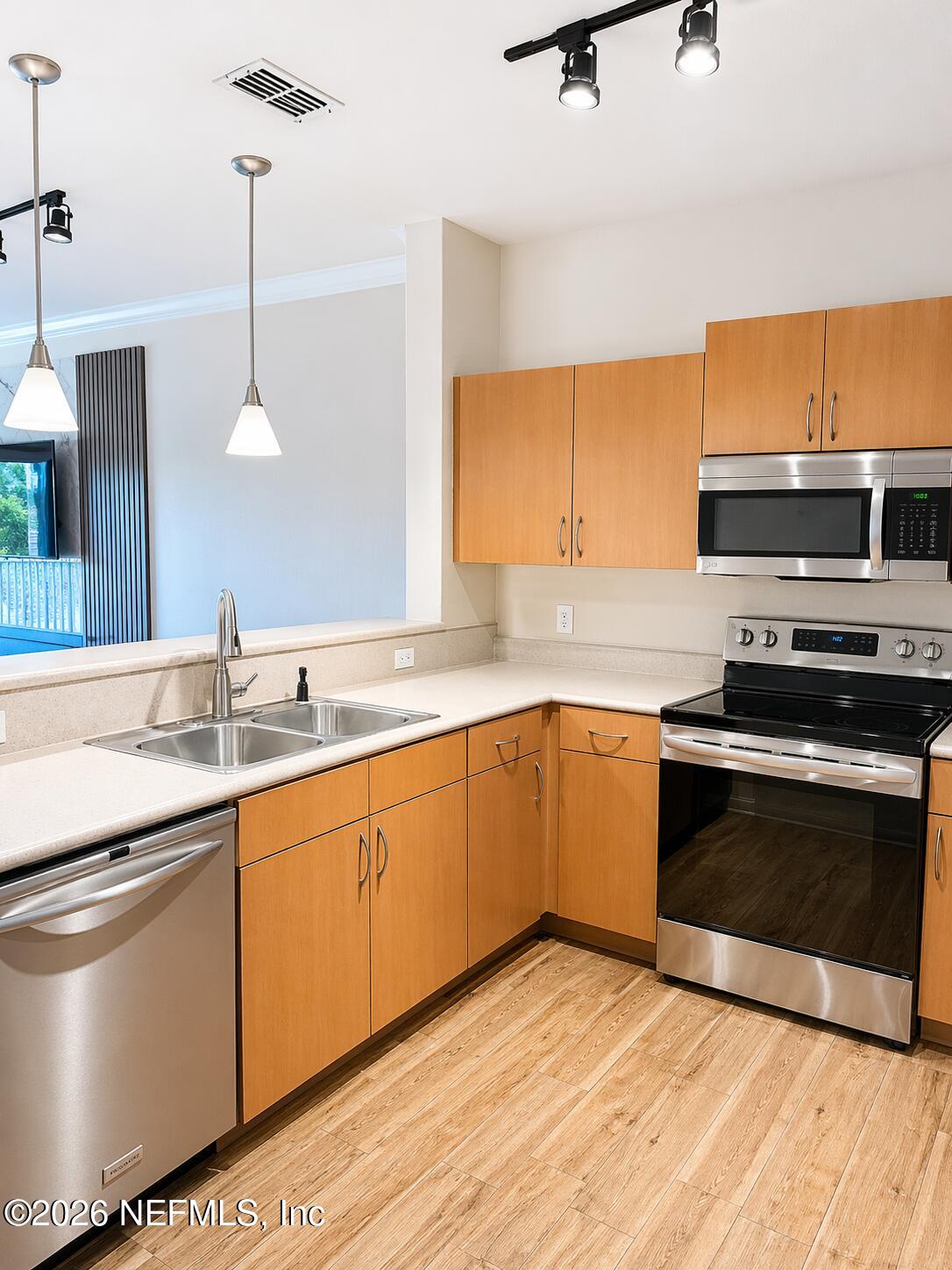 8290 GATE Parkway W 141