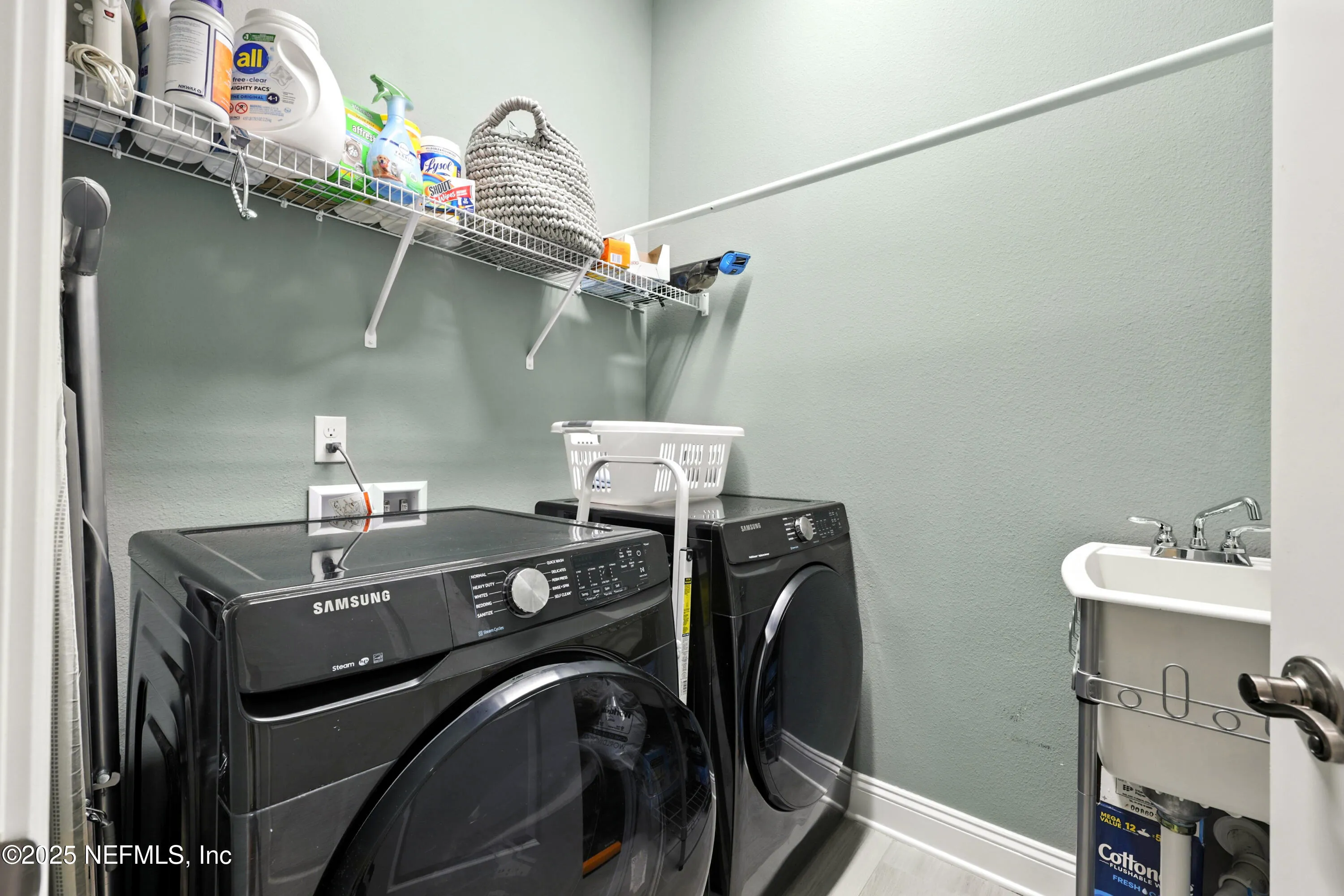 Jacksonville, Florida 32081, United States, 4 Bedrooms Bedrooms, ,3 BathroomsBathrooms,Residential,Active,170500