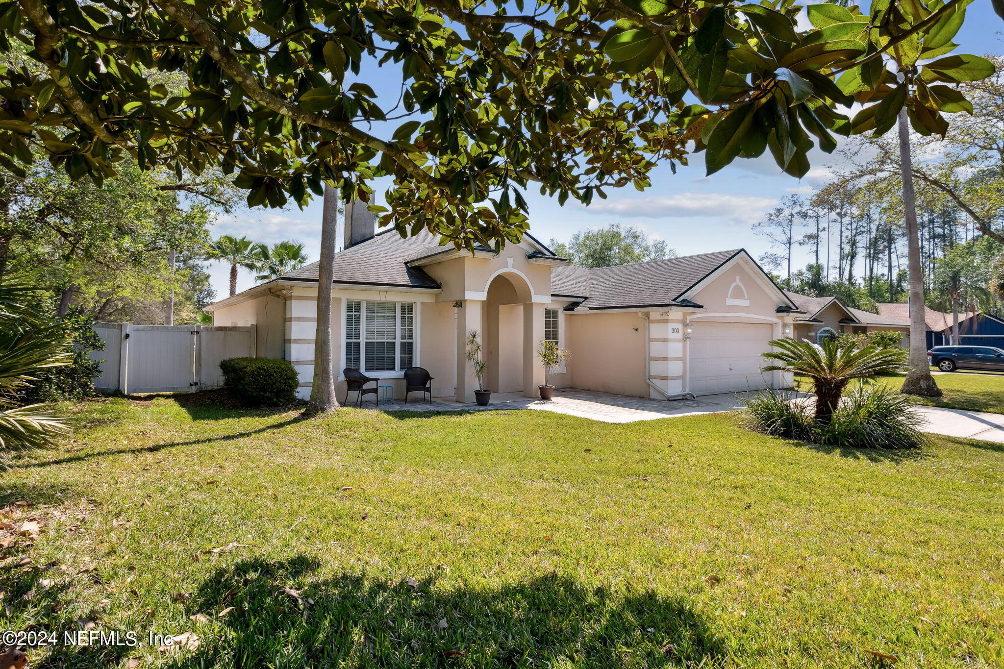 St Johns, FL home for sale located at 300 Bay Point Way S, St Johns, FL 32259