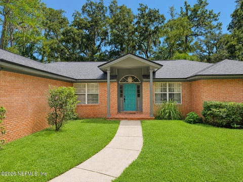 Photo of 1207 EAGLE BEND Court, Jacksonville, FL 32226 (MLS # 2160355)