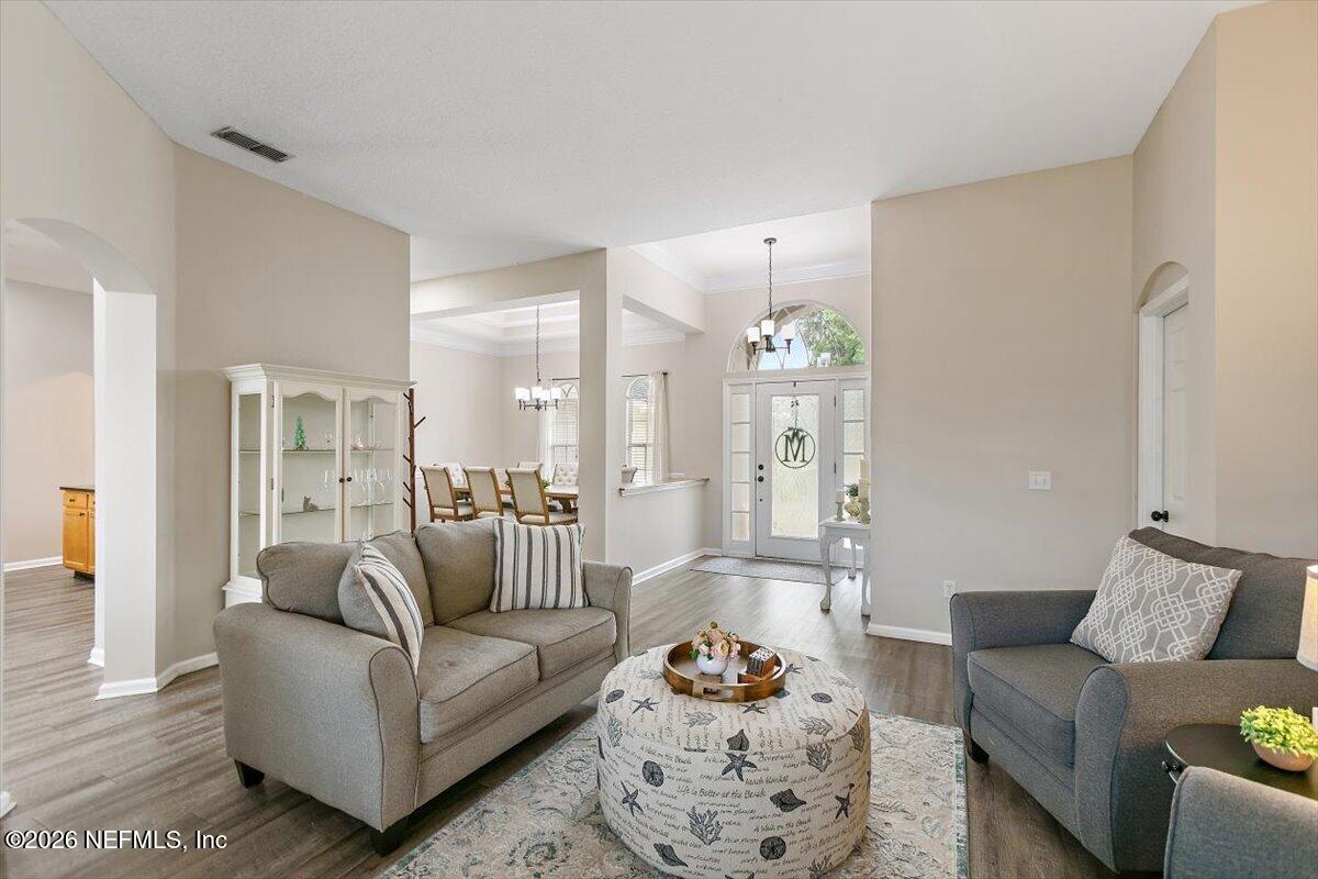 1858 SENTRY OAK Court