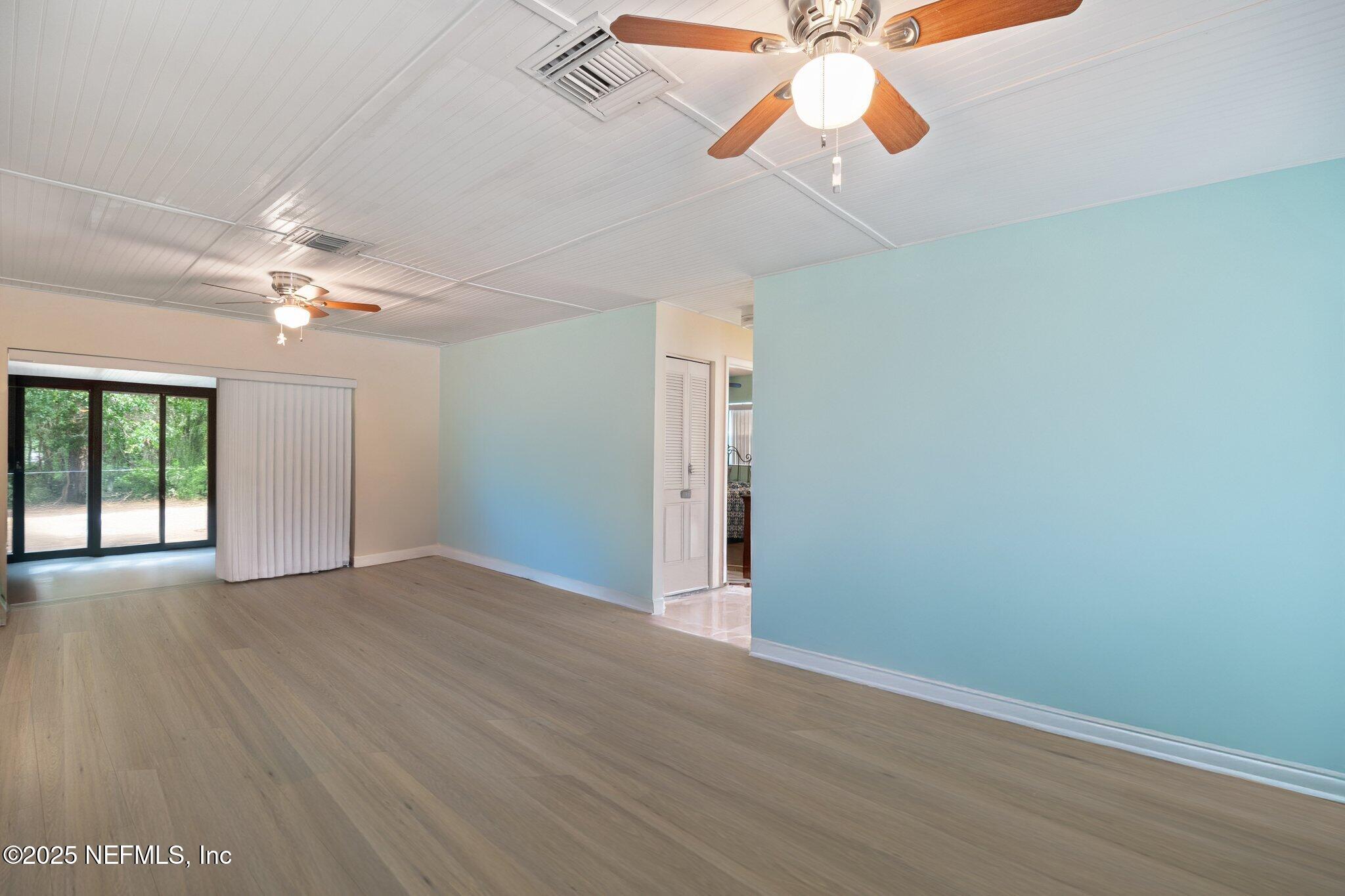 382 CASUARINA Circle