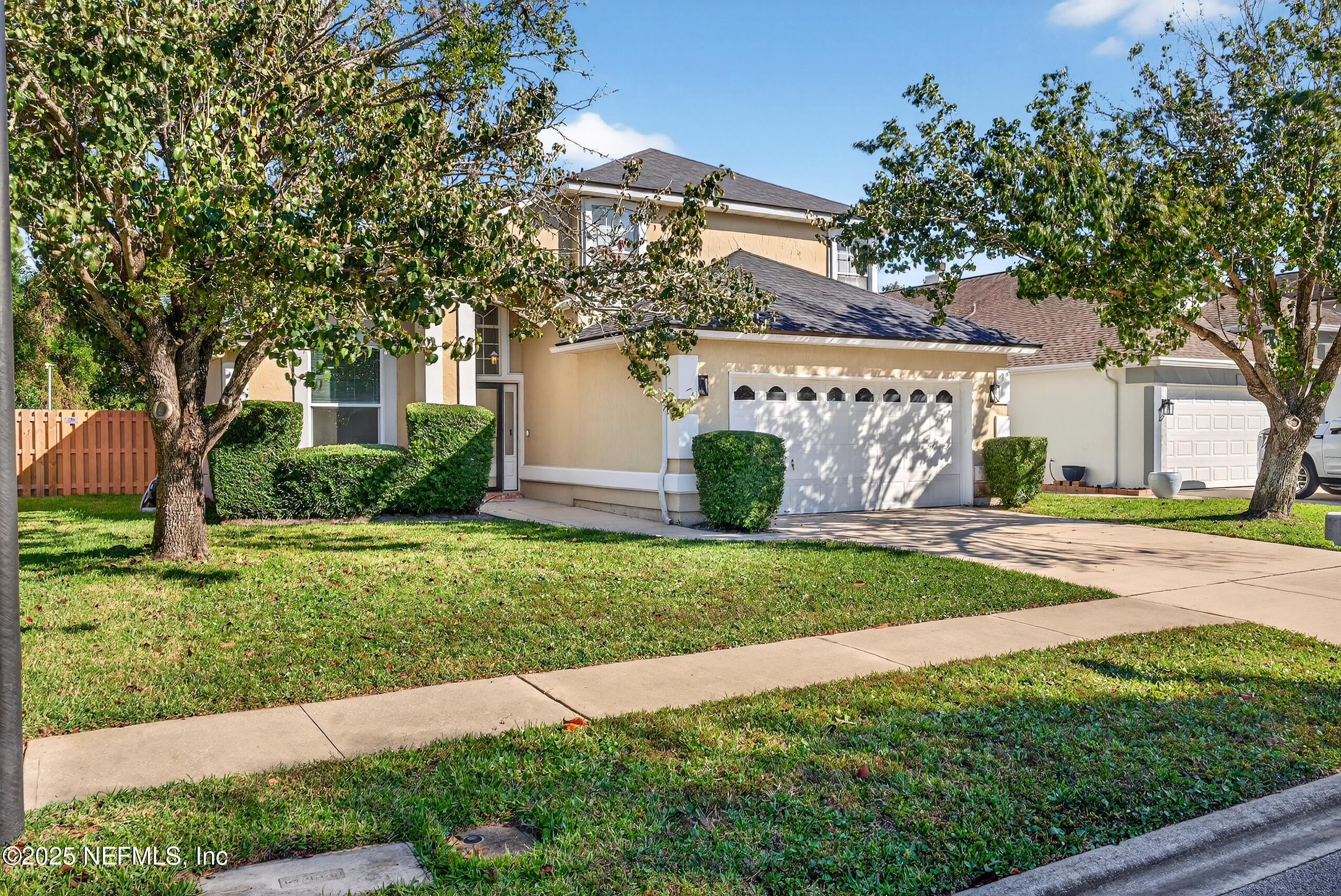 3719 E SEA HAWK Street