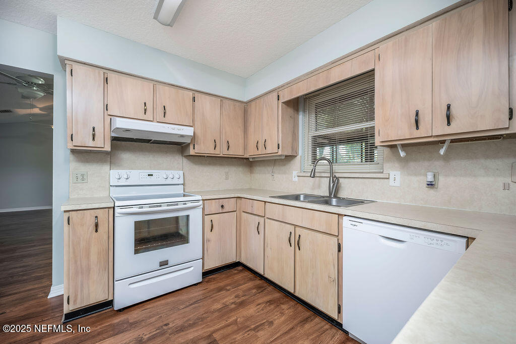 584 ARTHUR MIDDLETON Circle