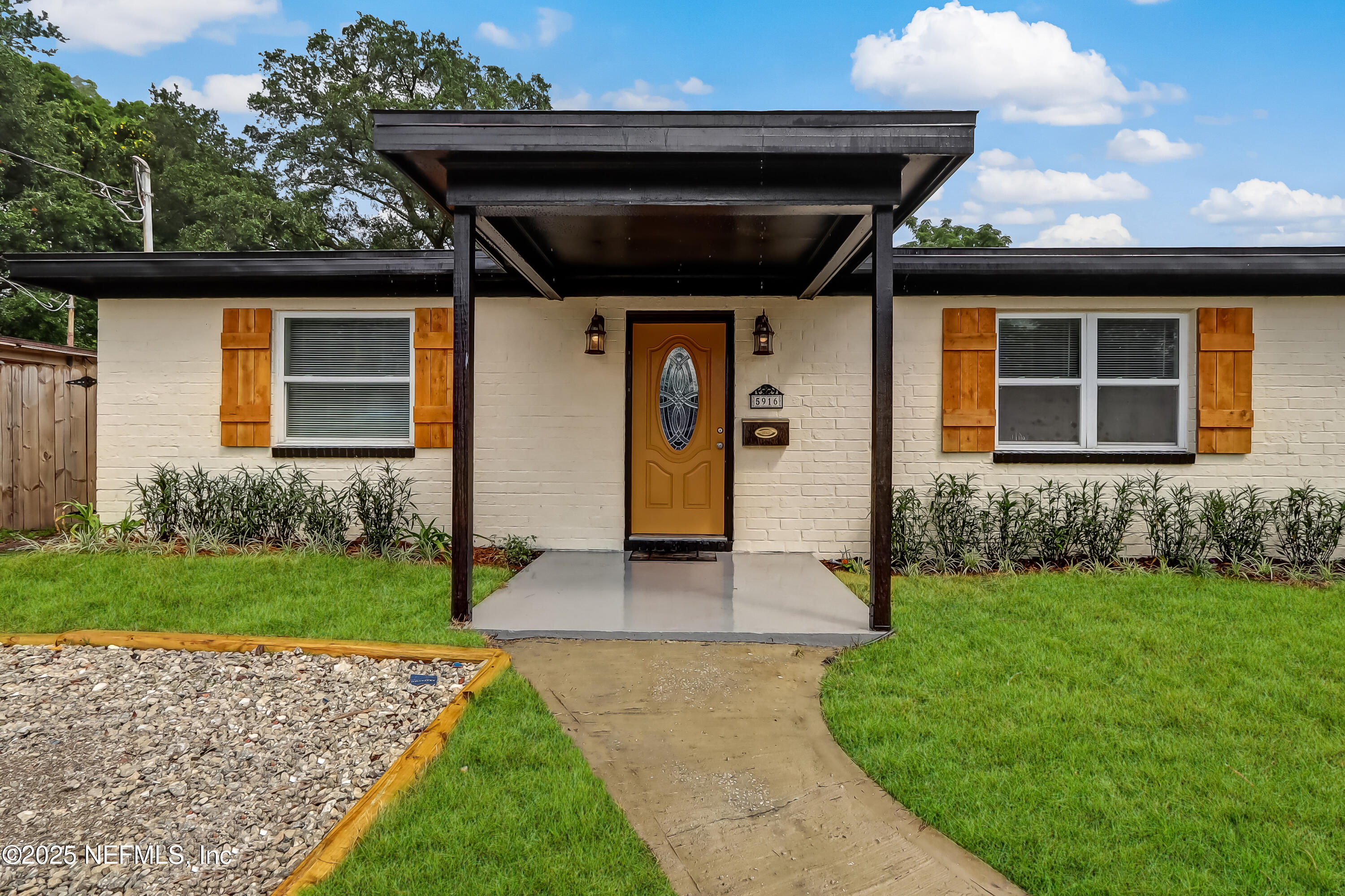 5916 REDBERRY Lane