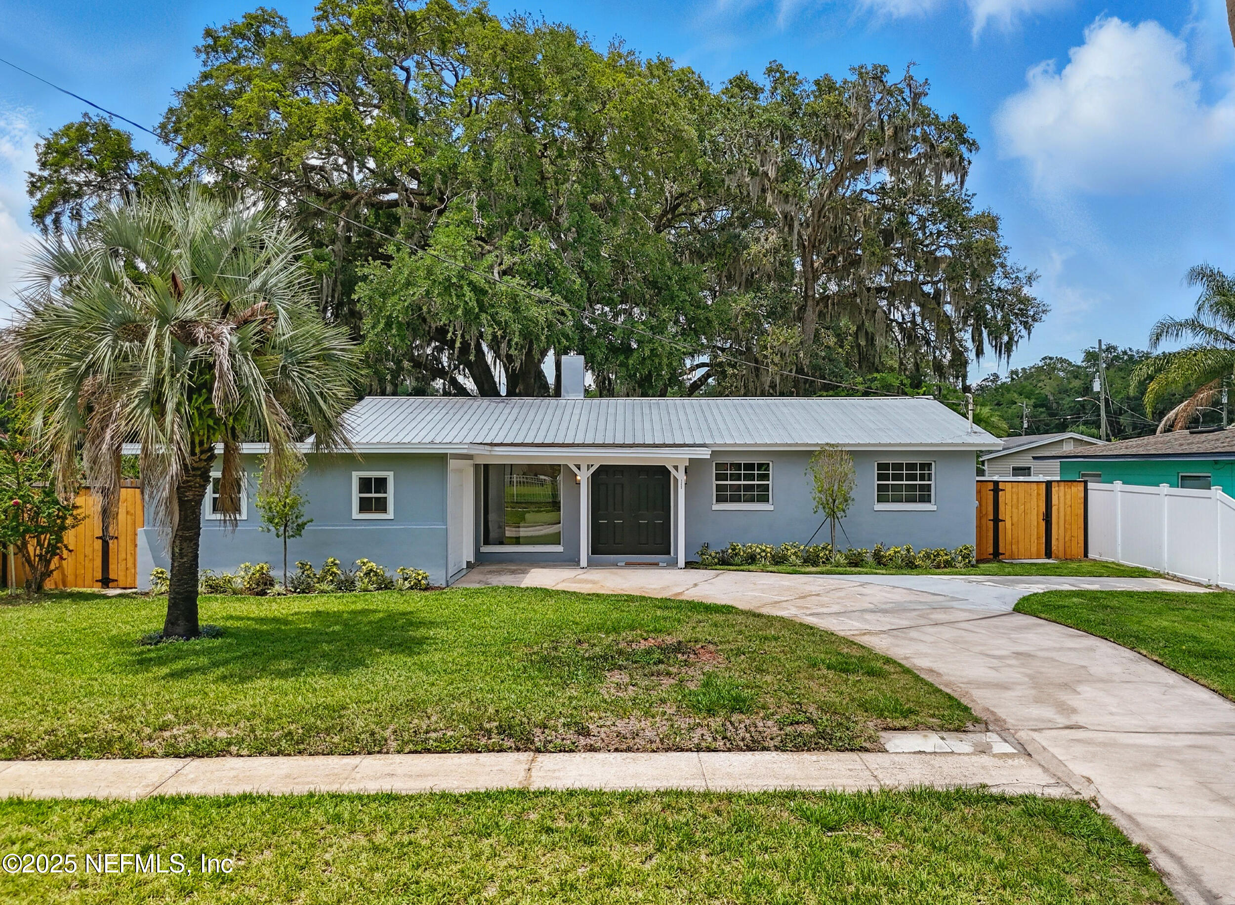 1233 BOCA GRANDE Avenue