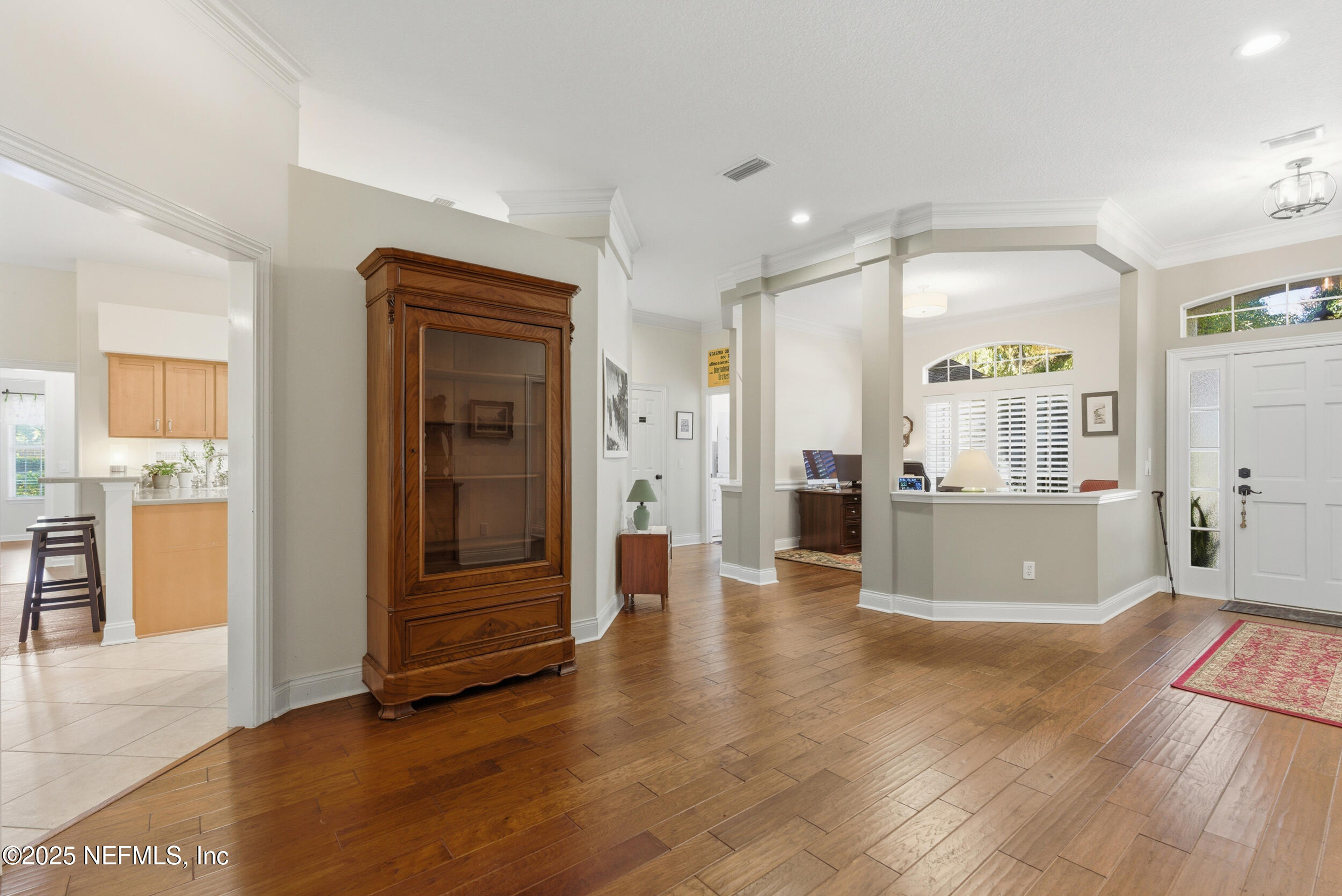 557 FEATHER OAKS Court