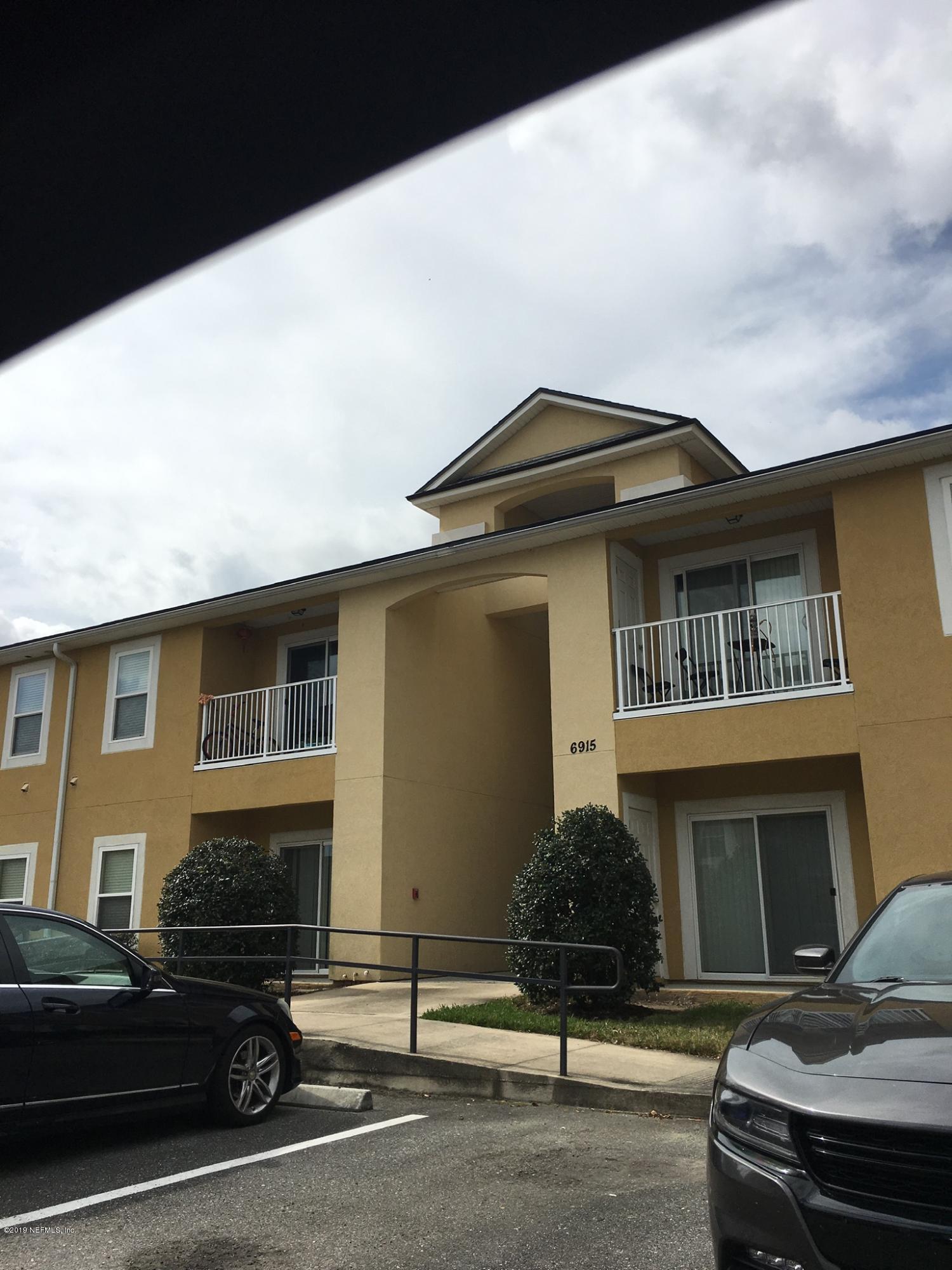 Jacksonville, FL home for sale located at 6915 ORTEGA WOODS Drive 3-5, Jacksonville, FL 32244