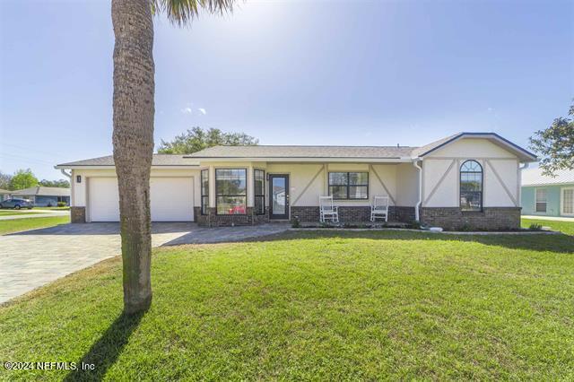 St Augustine, FL home for sale located at 101 Captains Pointe Circle, St Augustine, FL 32086