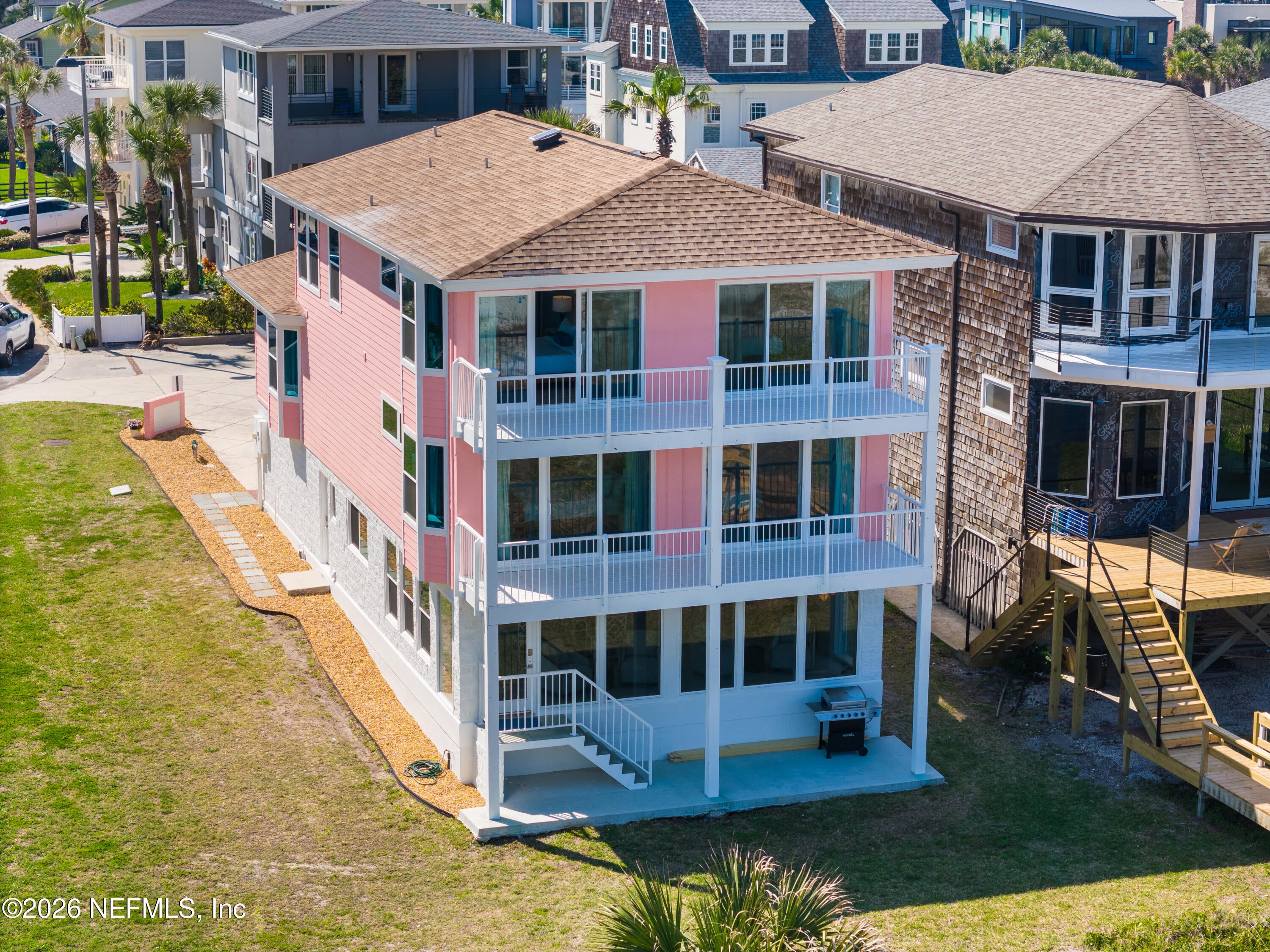 11 19TH Avenue N