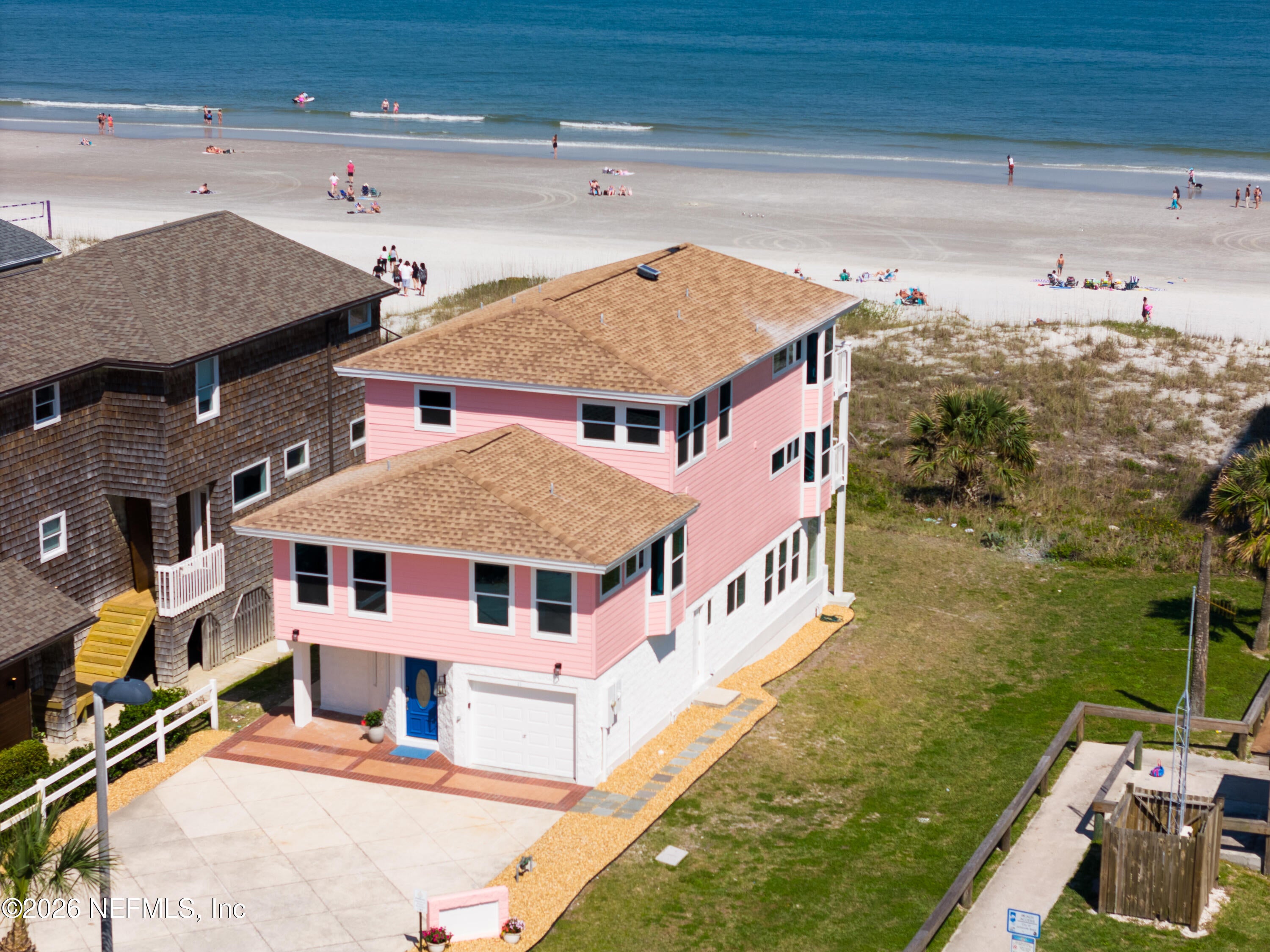11 19TH Avenue N