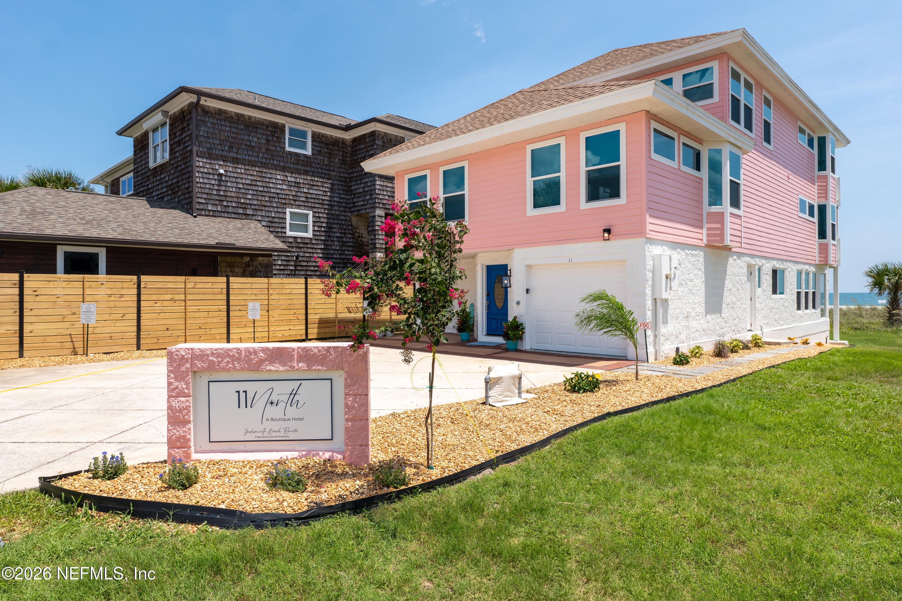 11 19TH Avenue N