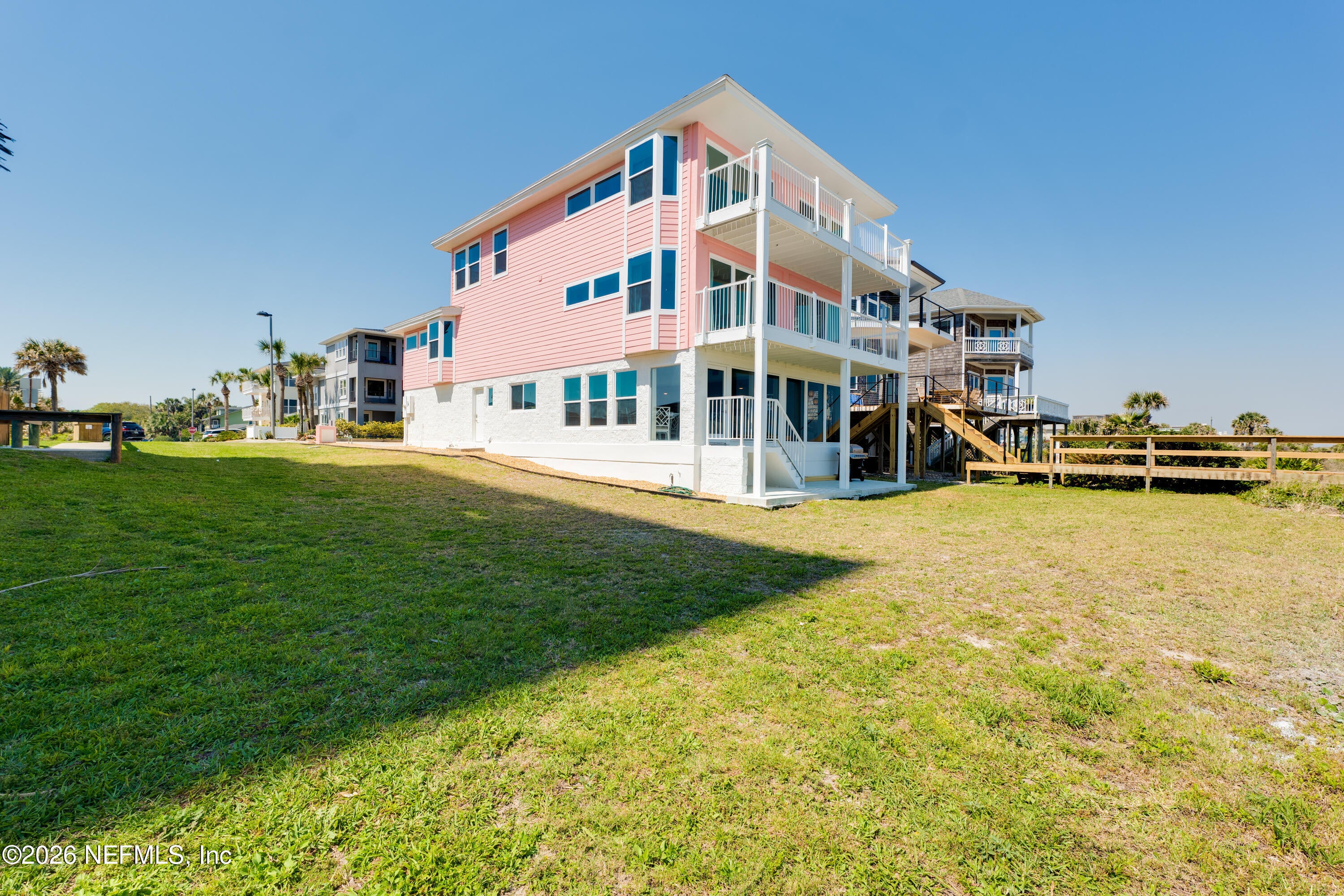 11 19TH Avenue N