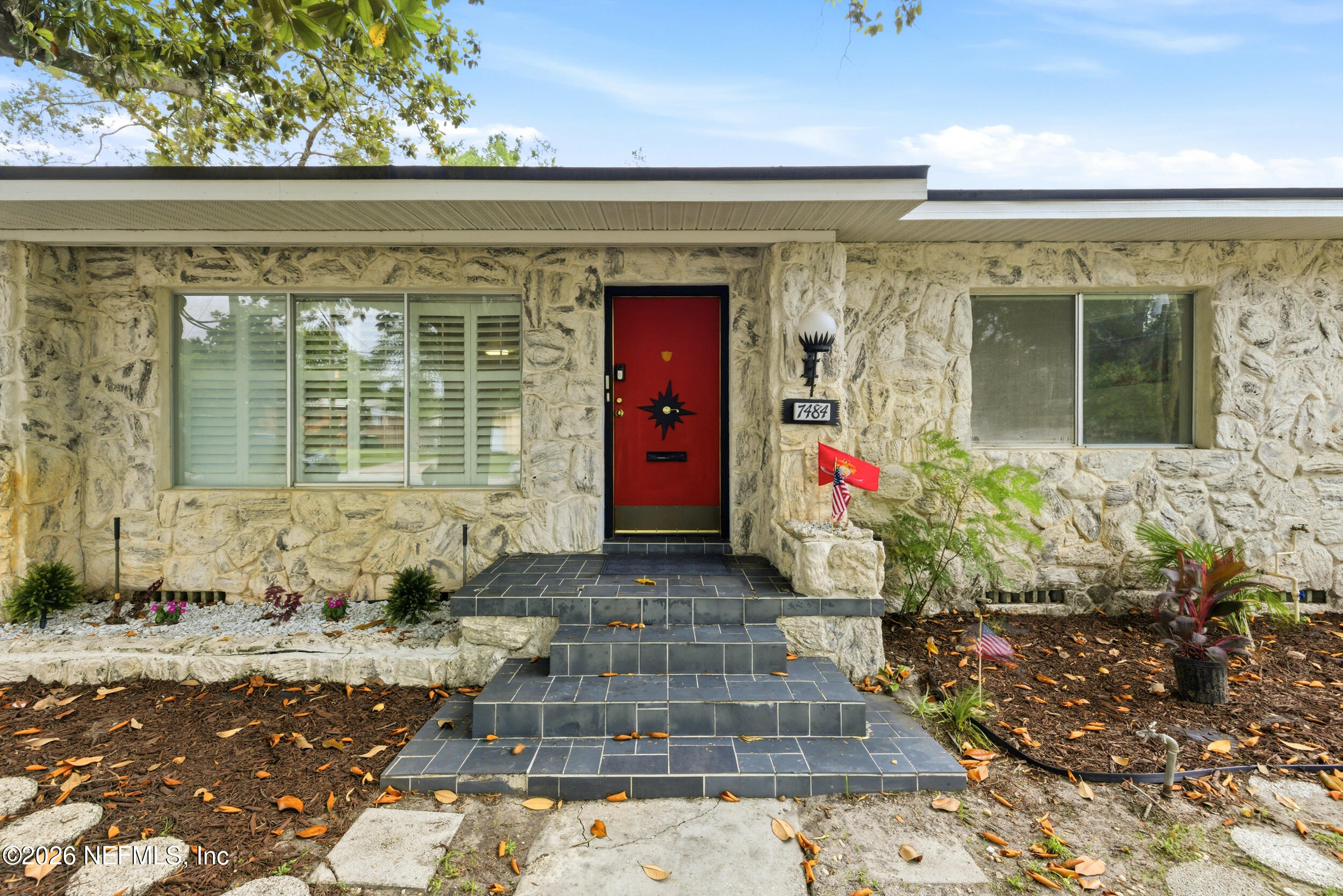 7484 SPINOLA Road