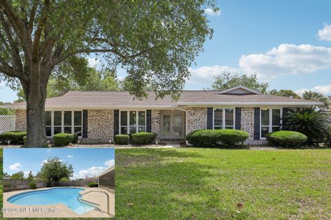 Photo of 332 DILLON Drive, Orange Park, FL 32073 (MLS # 2144002)