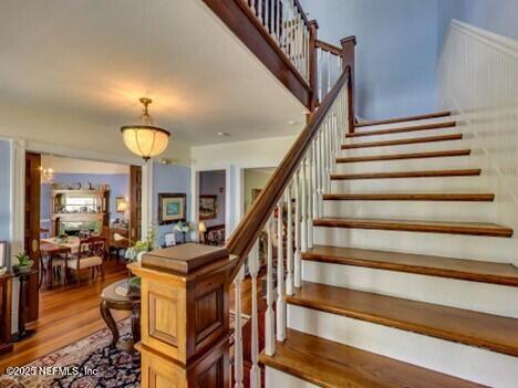 102 S 7TH Street