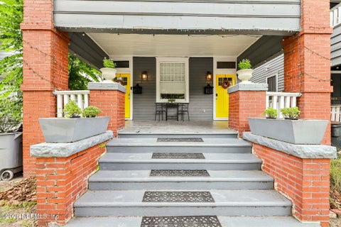 Photo of 1627-1629 LAURA Street, Jacksonville, FL 32206 (MLS # 2163143)