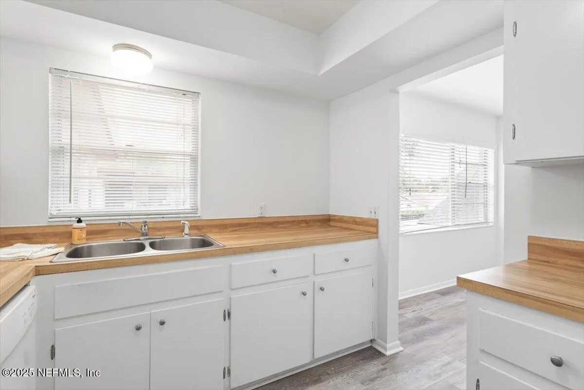 Jacksonville, Florida 32210, United States, 3 Bedrooms Bedrooms, ,2 BathroomsBathrooms,Residential,Active,226855