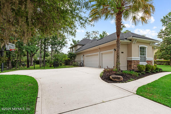 1821 WIND RIDGE Court