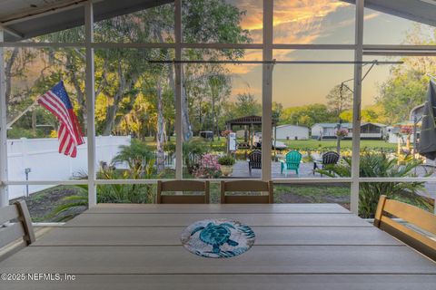 104 BREEZEWOOD Circle San Mateo FL 32187