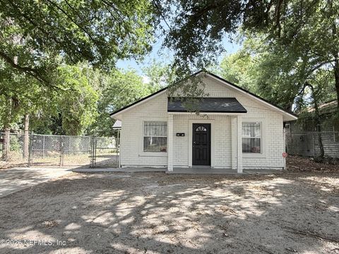Photo of 526 PIPPIN Street, Jacksonville, FL 32206 (MLS # 2142608)