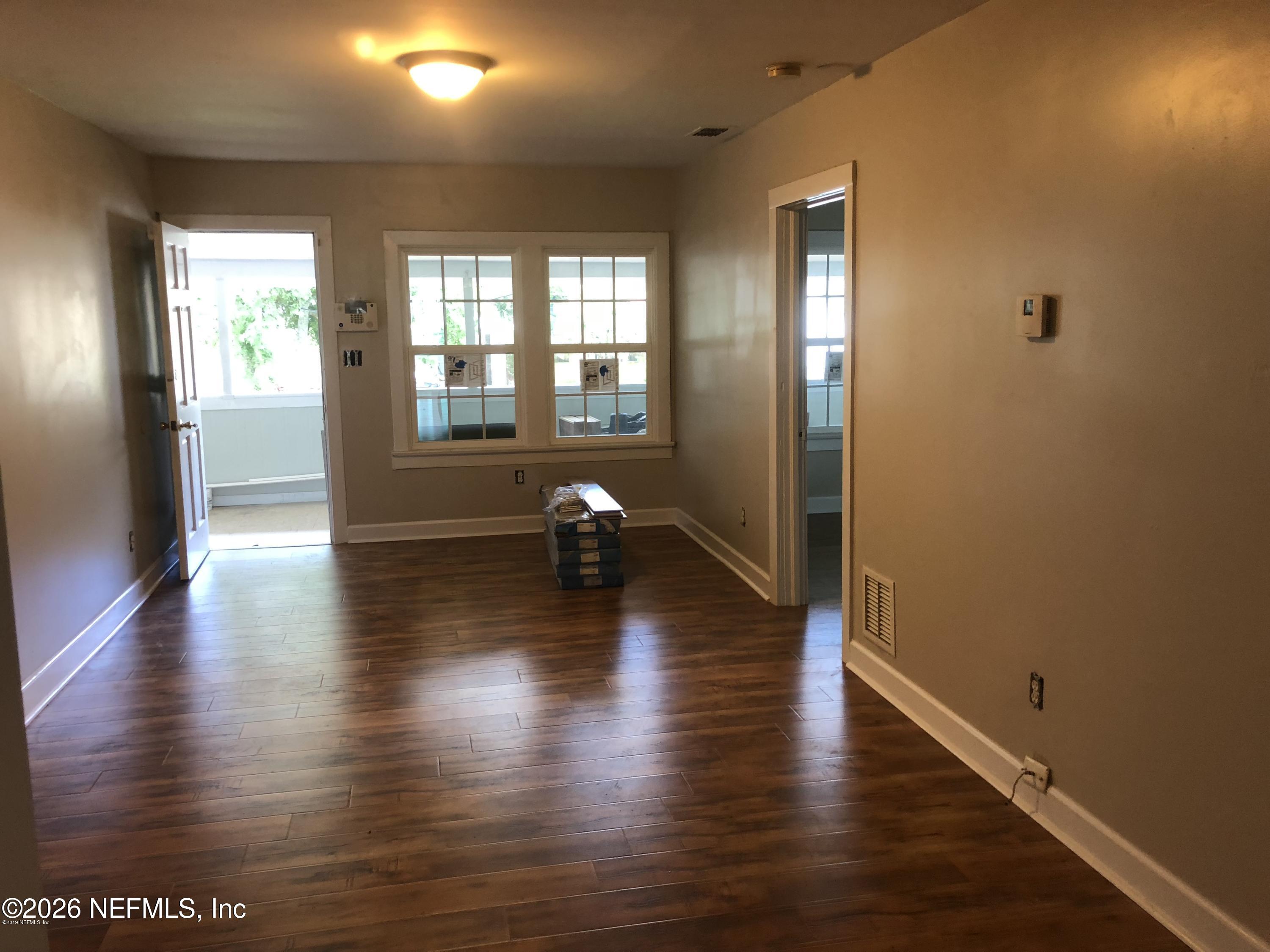 925 PHILLIPS Street 3