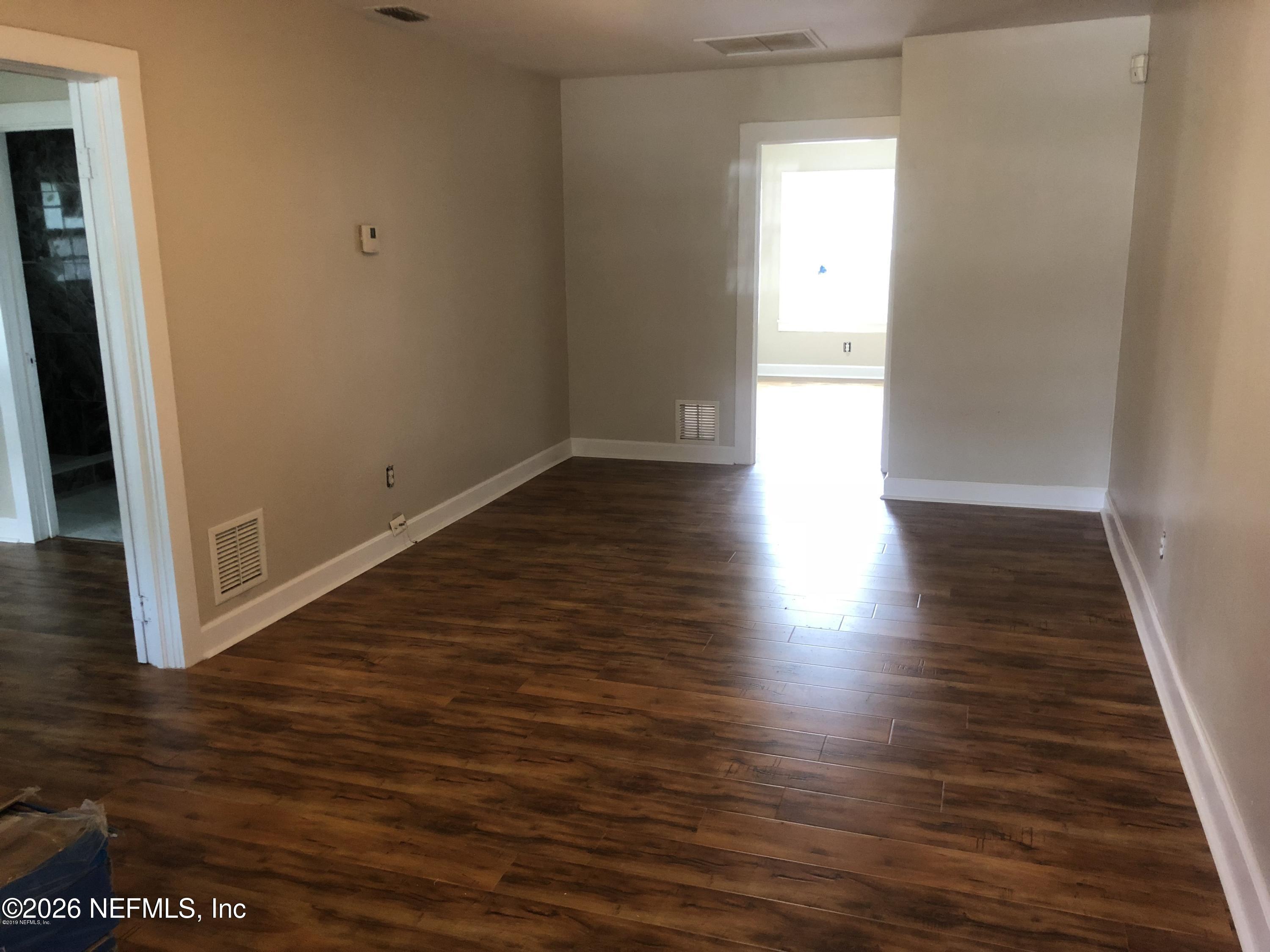 925 PHILLIPS Street 3