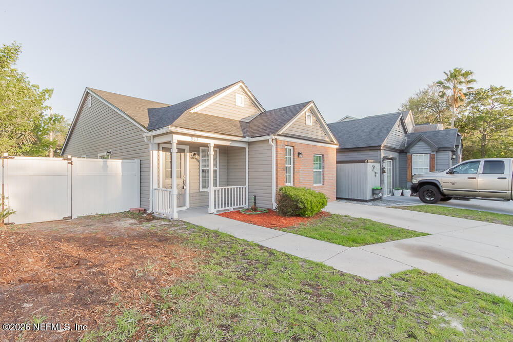 563 STAFFORDSHIRE Drive E