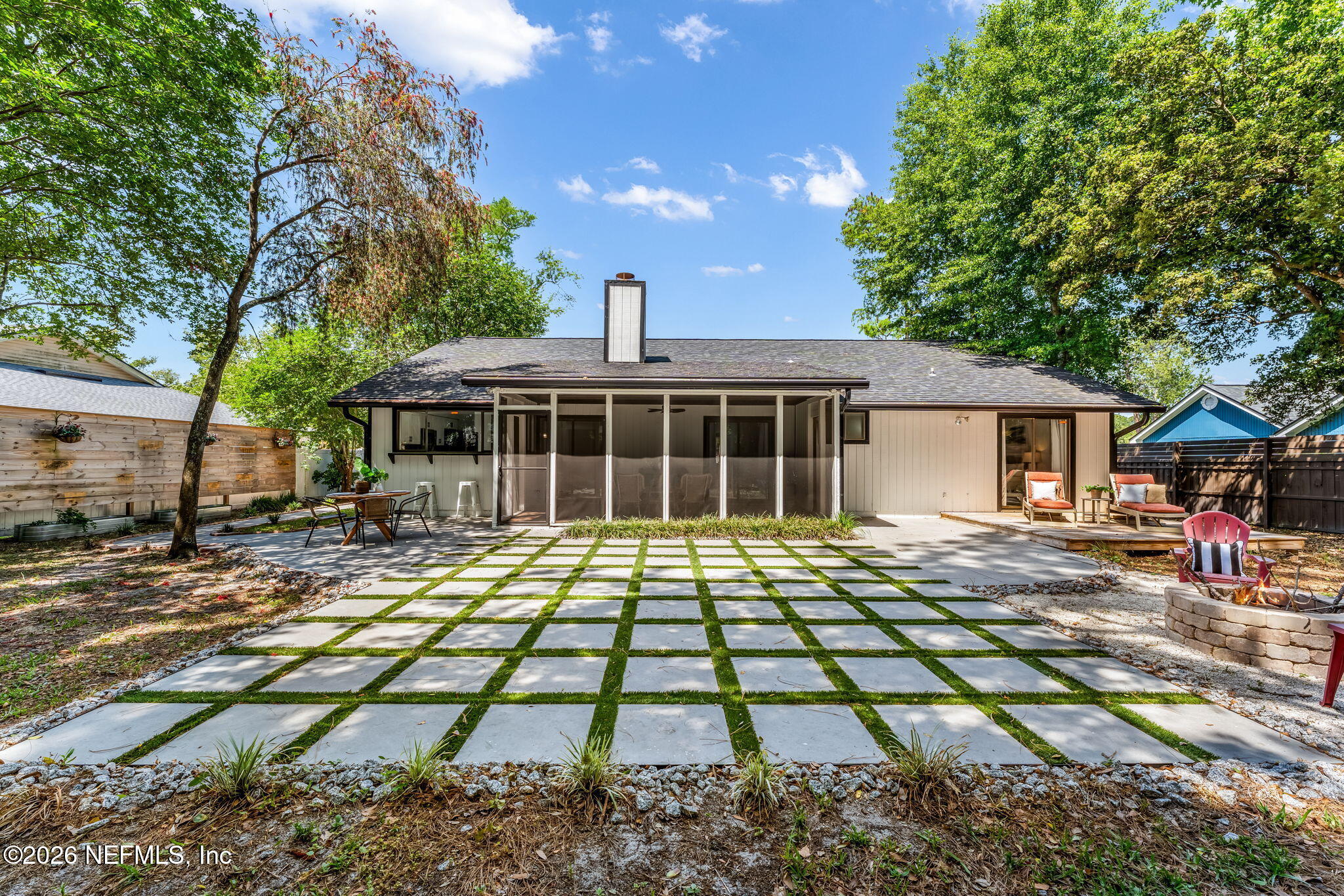 2109 INDIAN SPRINGS Drive