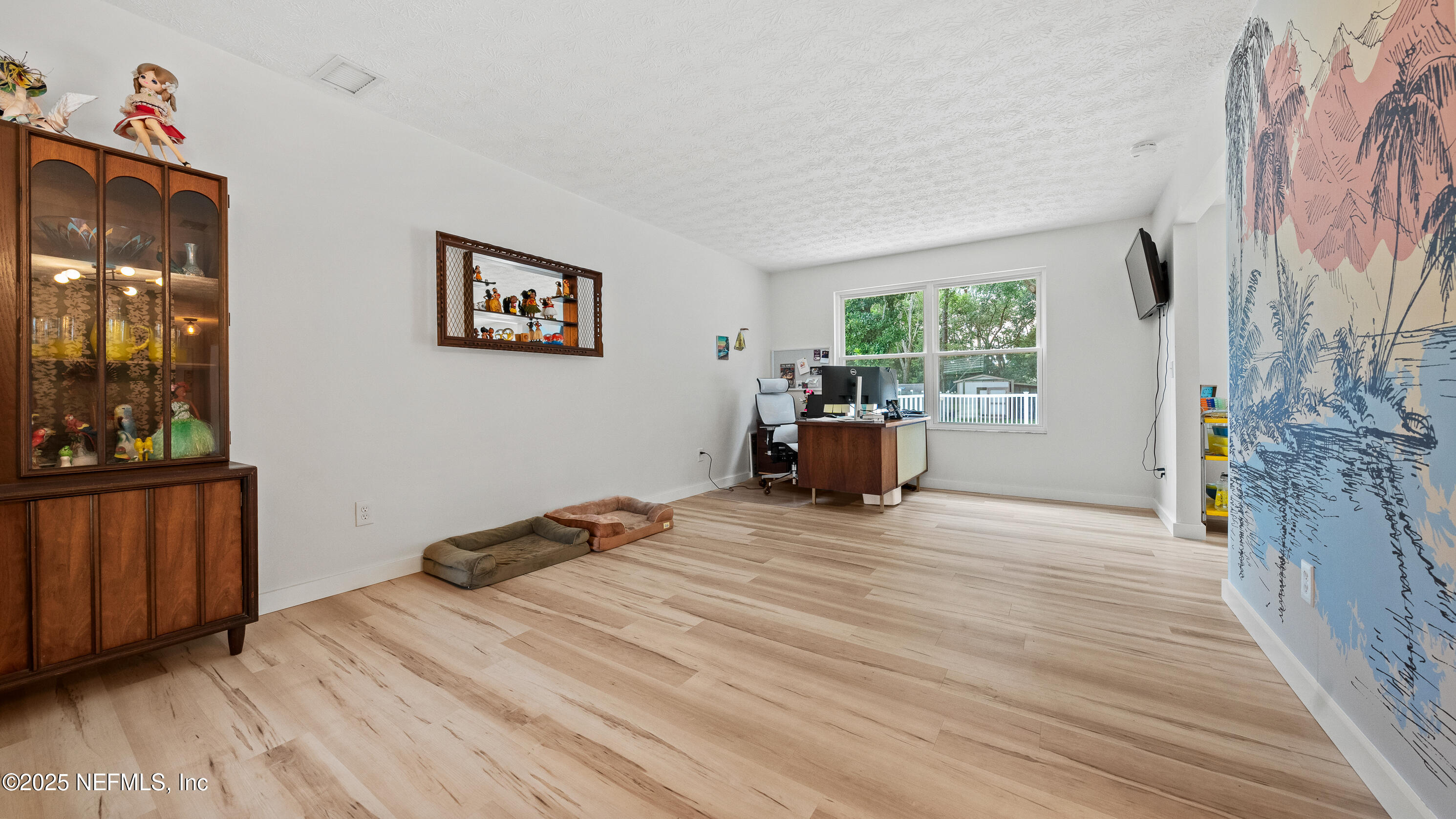 8444 GRAYLING Drive