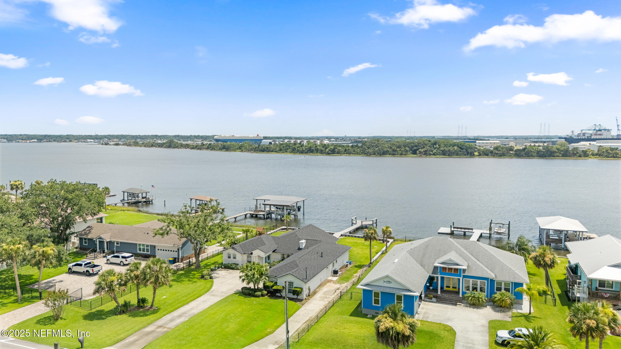 6102 HECKSCHER Drive