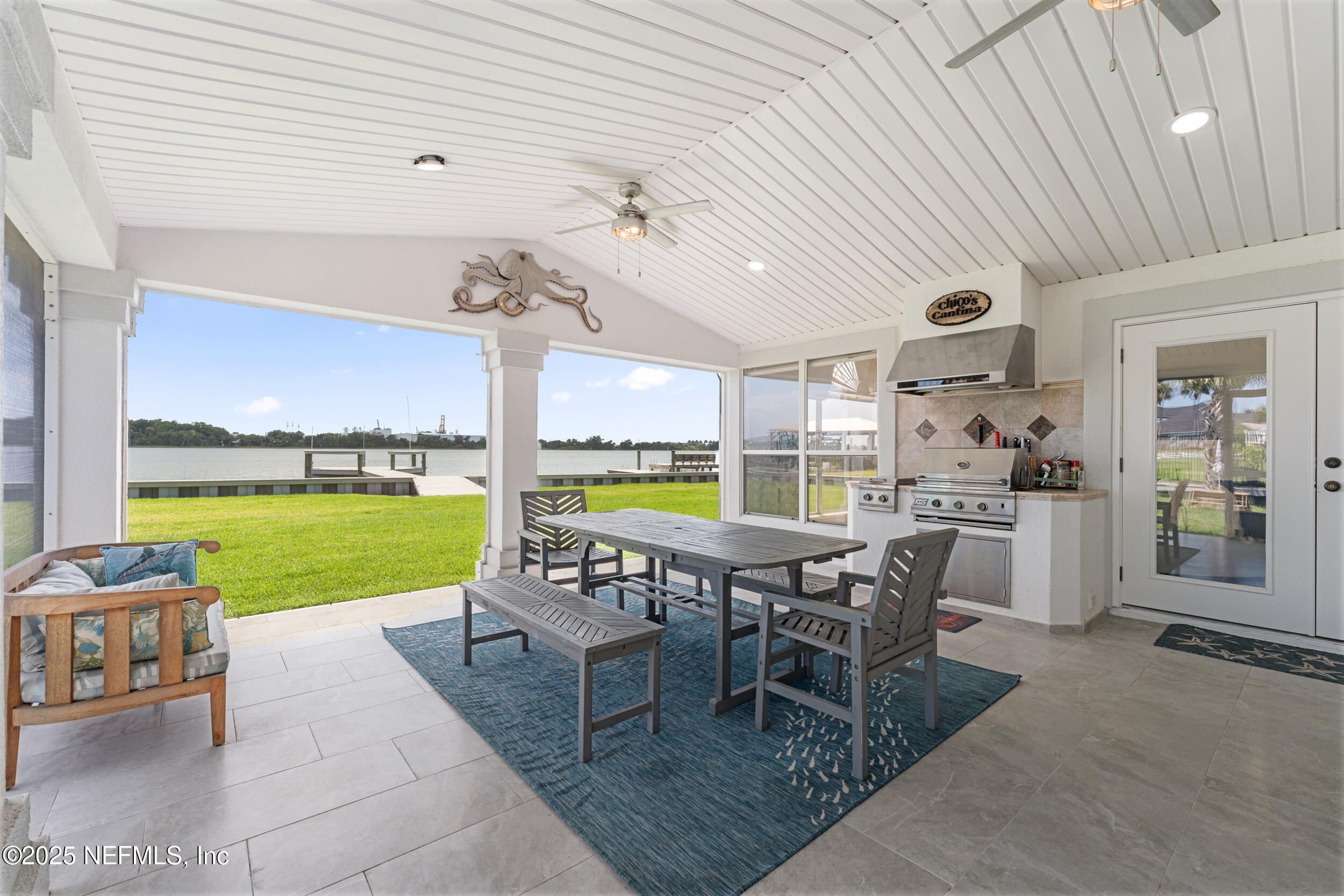 6102 HECKSCHER Drive