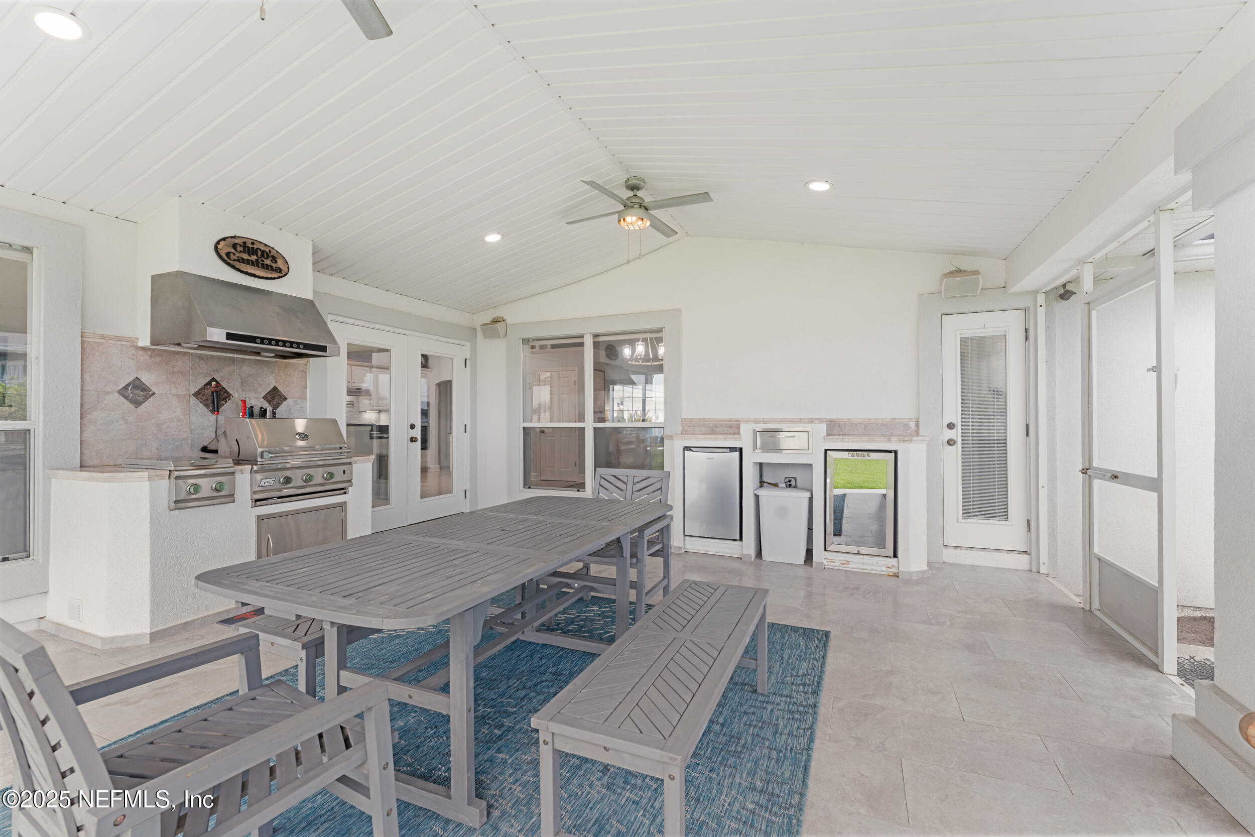6102 HECKSCHER Drive