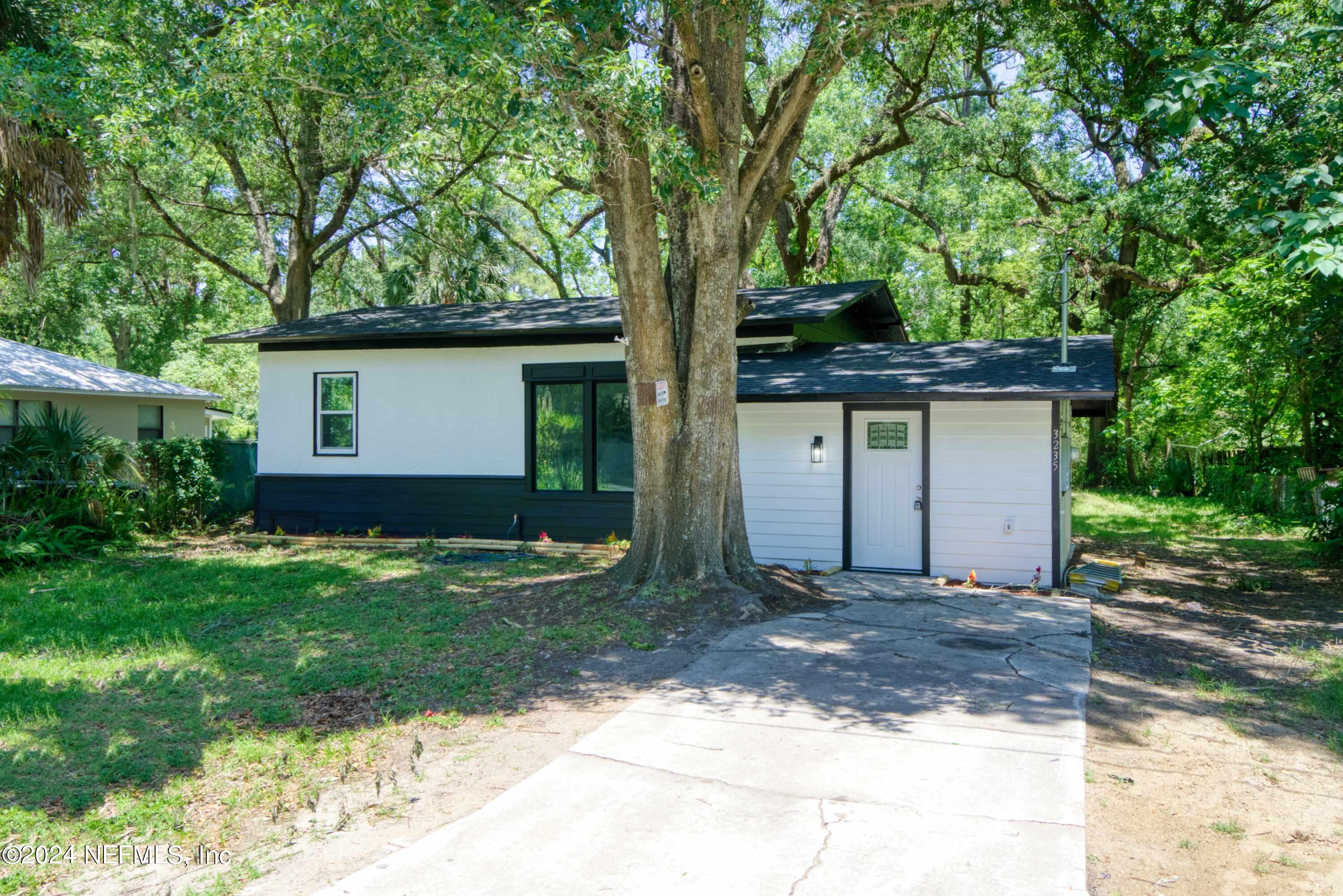 Jacksonville, FL home for sale located at 3235 Byo Road, Jacksonville, FL 32207