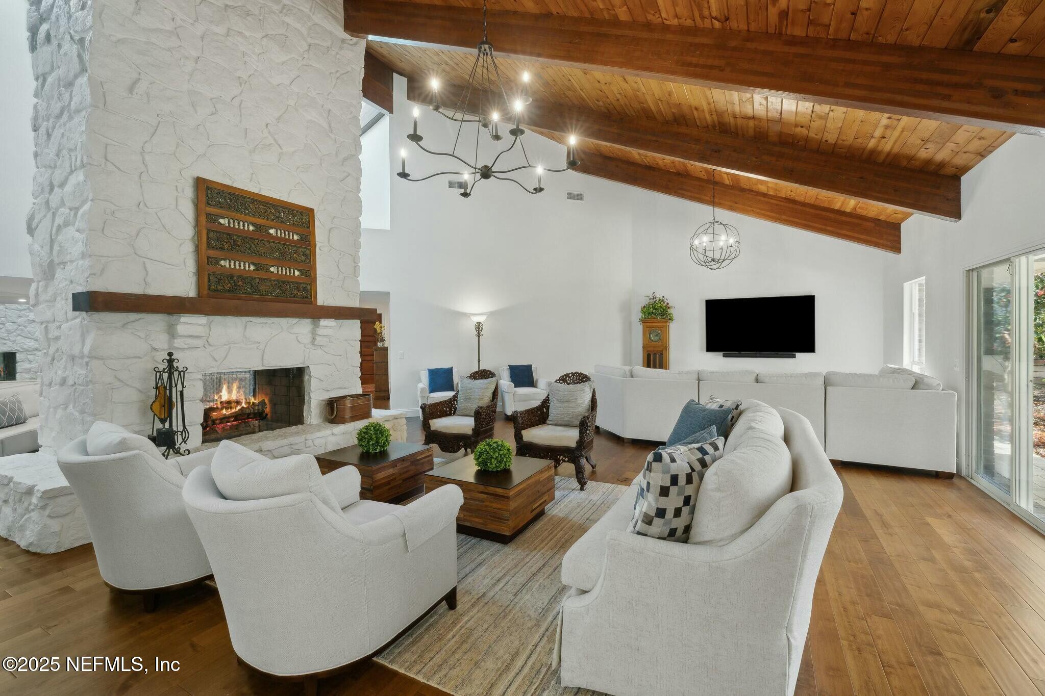 8156 HOLLYRIDGE Road