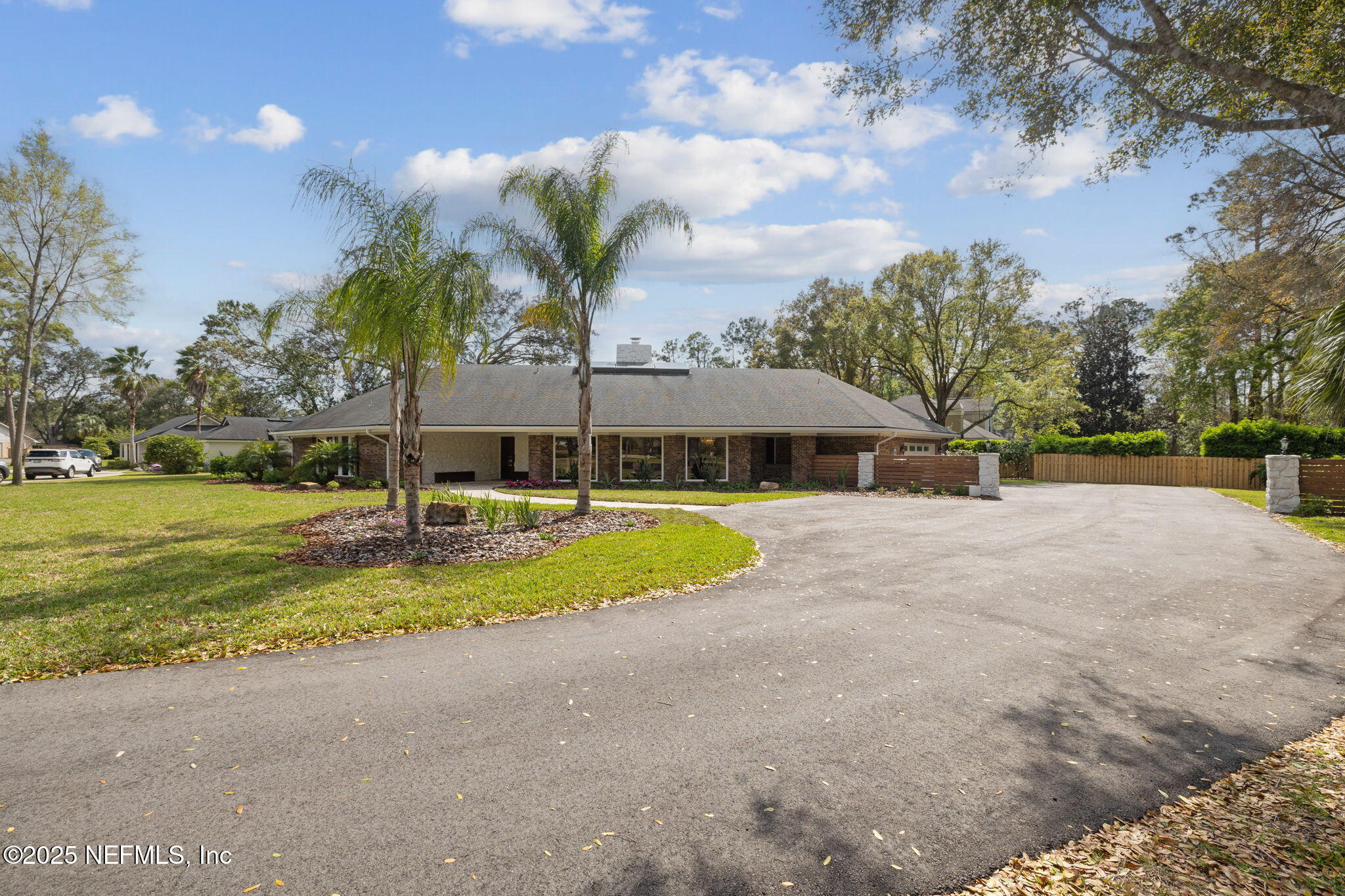 8156 HOLLYRIDGE Road